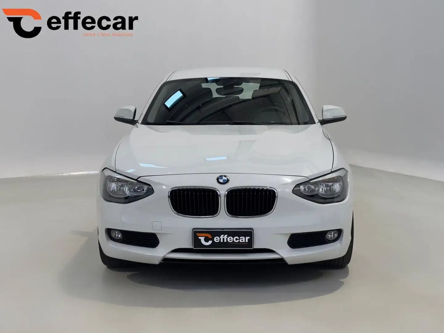 BMW 116 d 3p. Urban NEOPATENTATI Weiß - 2