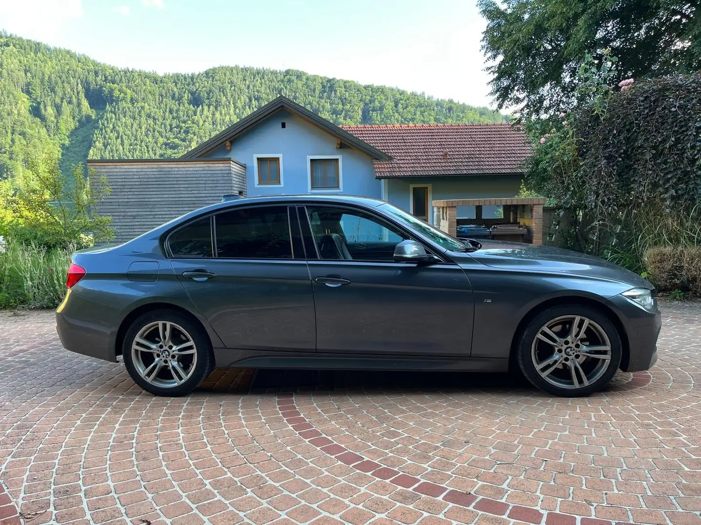 BMW 320 320d xDrive Aut.M Sport F30 LCI Gris - 2