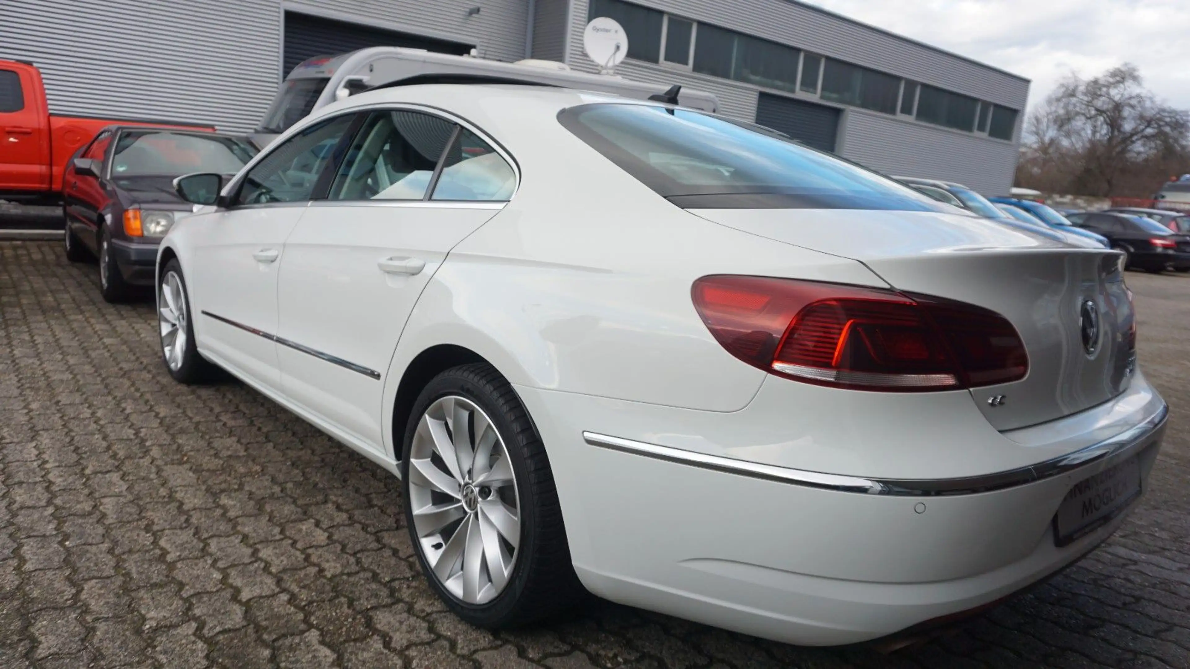 Volkswagen CC Basis BMT PANO NAVI SHZ KAMERA BI-XENON 184PS — photo 8