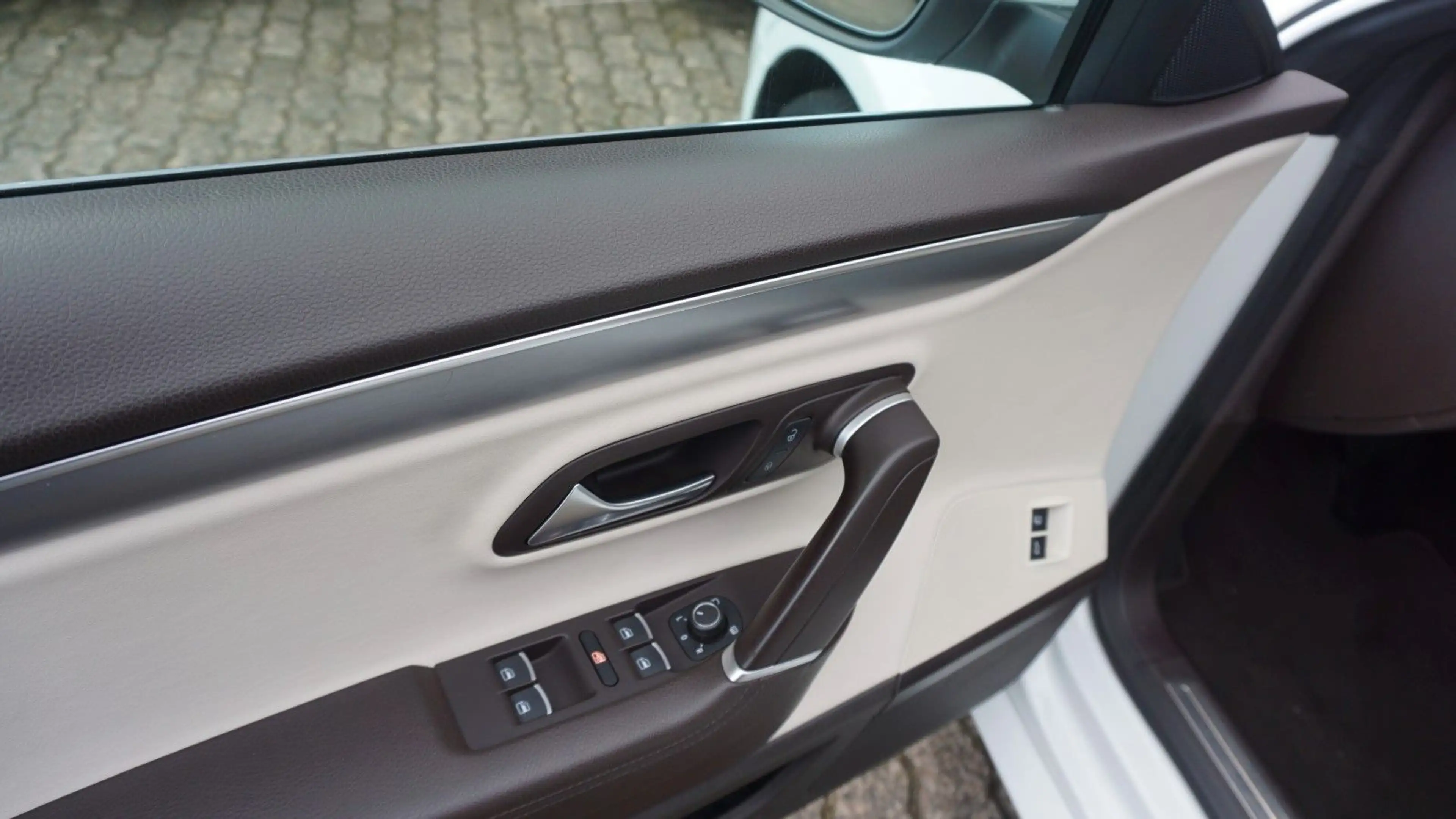 Volkswagen CC Basis BMT PANO NAVI SHZ KAMERA BI-XENON 184PS — photo 24