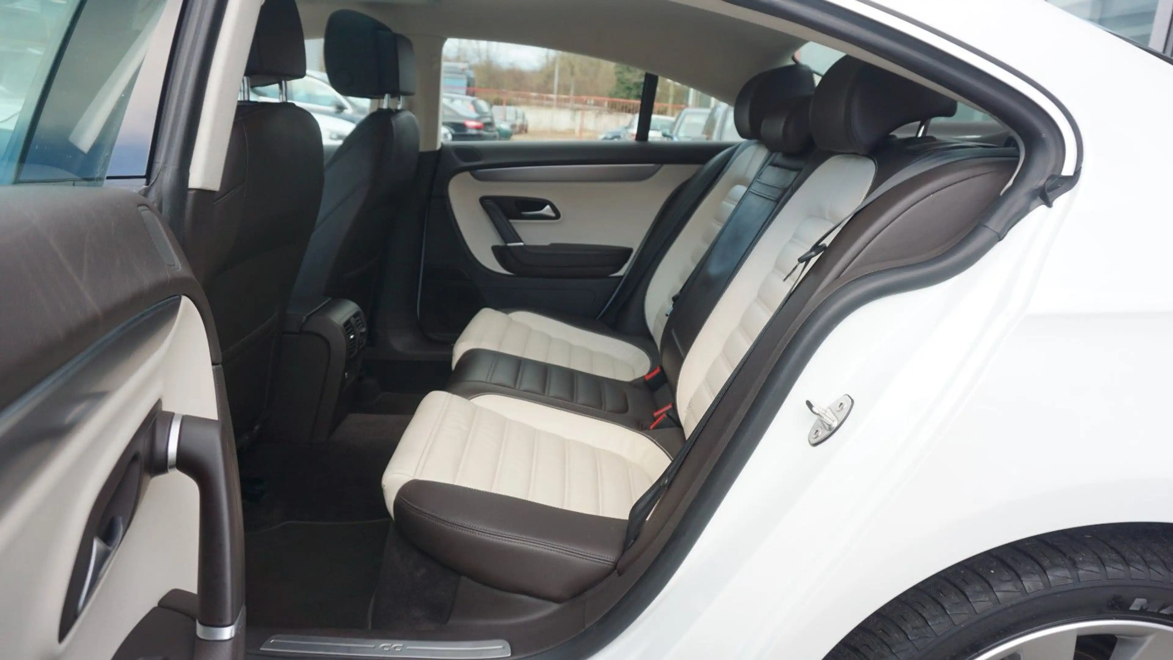 Volkswagen CC Basis BMT PANO NAVI SHZ KAMERA BI-XENON 184PS — photo 23