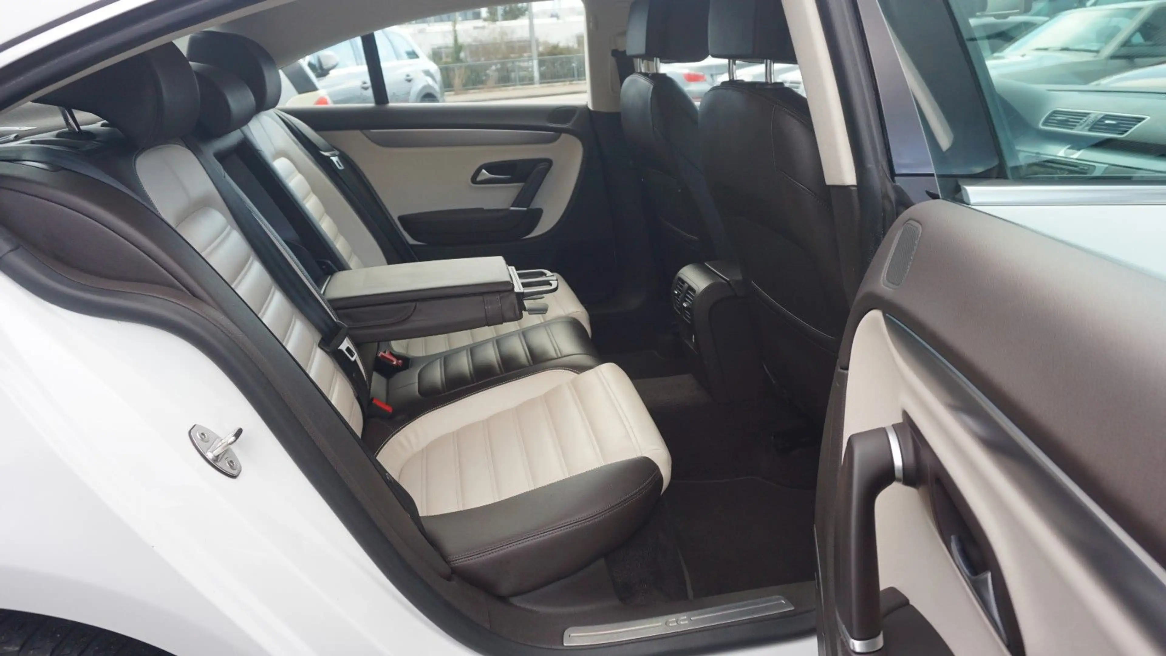 Volkswagen CC Basis BMT PANO NAVI SHZ KAMERA BI-XENON 184PS — photo 22