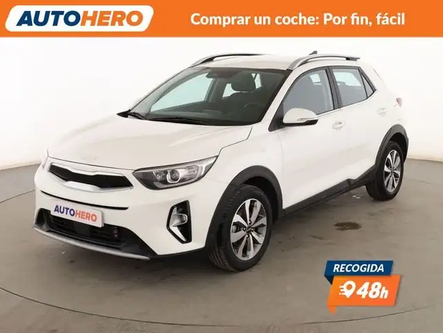 2022 Kia Stonic in White for sale