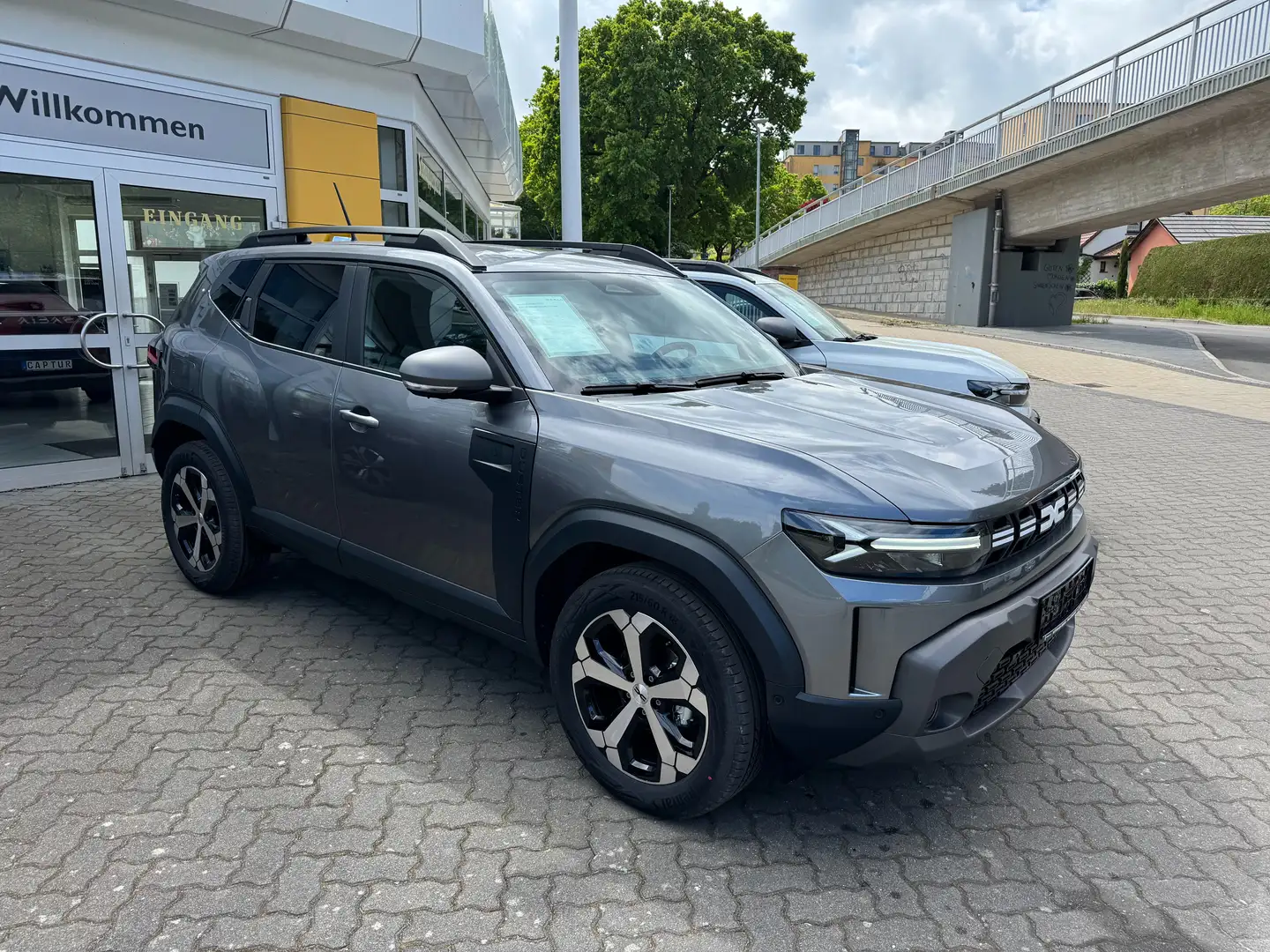 Dacia Duster TCe 130 Journey mild hybrid Grau - 2