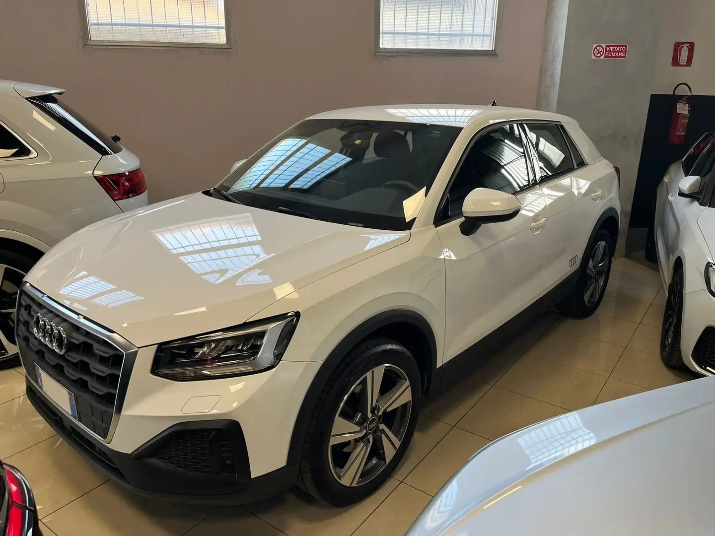 Audi Q2 30 1.0 tfsi Identity Black NEOPATENTATI OK Blanc - 1