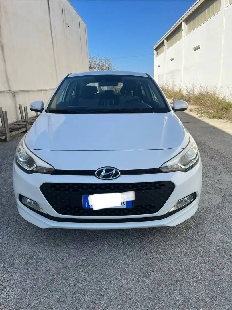 Hyundai i20 5p 1.2 Comfort econext 84cv White - 1