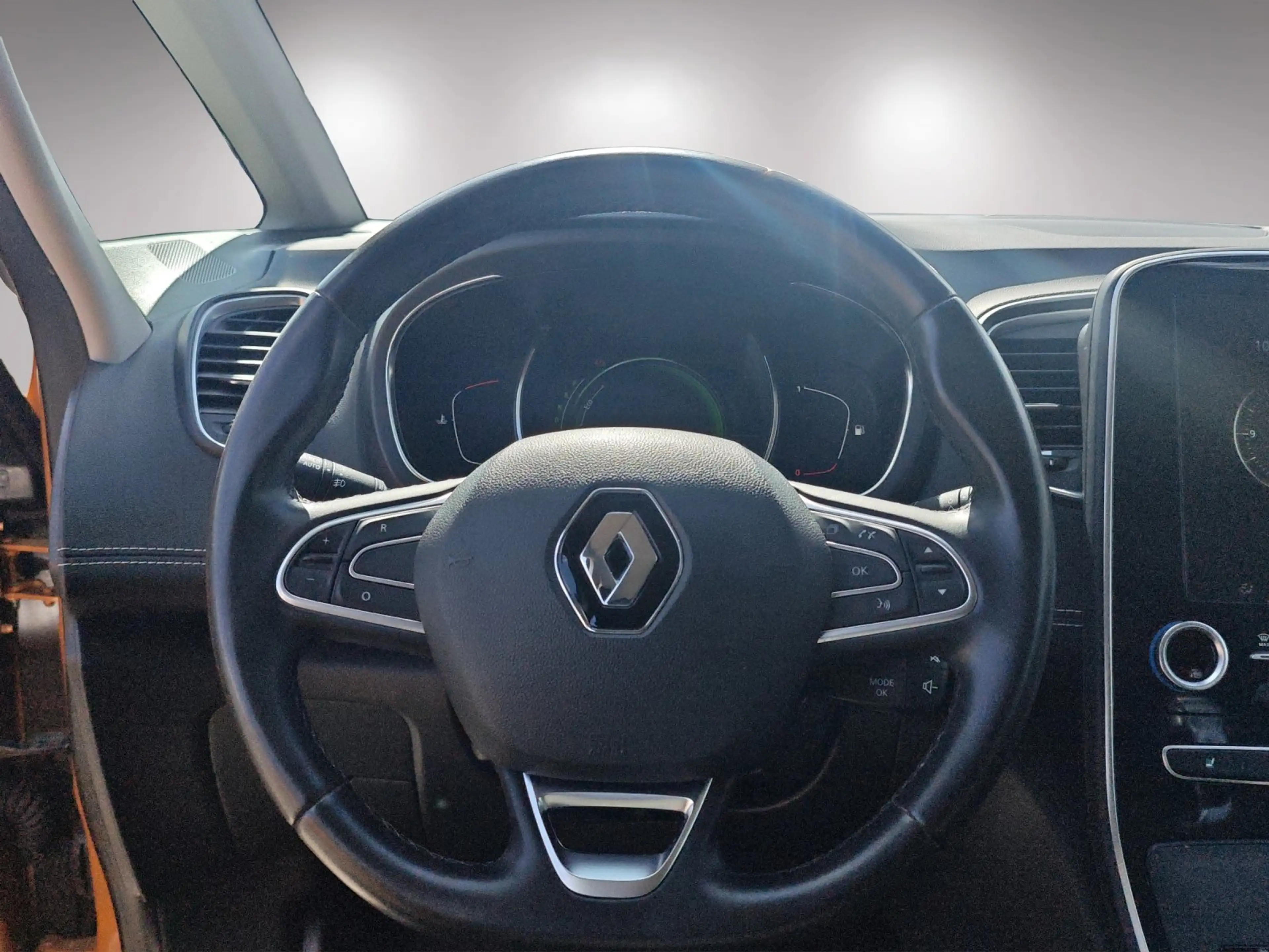 Renault Scenic Energy dCi 110 EDC Bose — photo 11