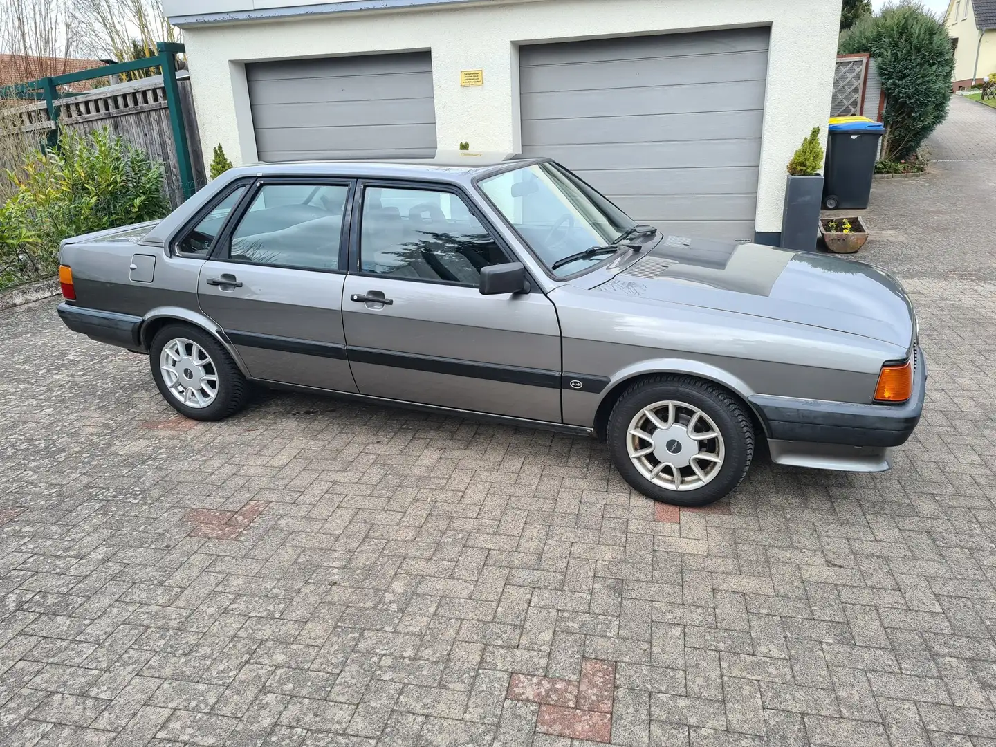 Audi 80 Audi 80 GTE Gris - 1