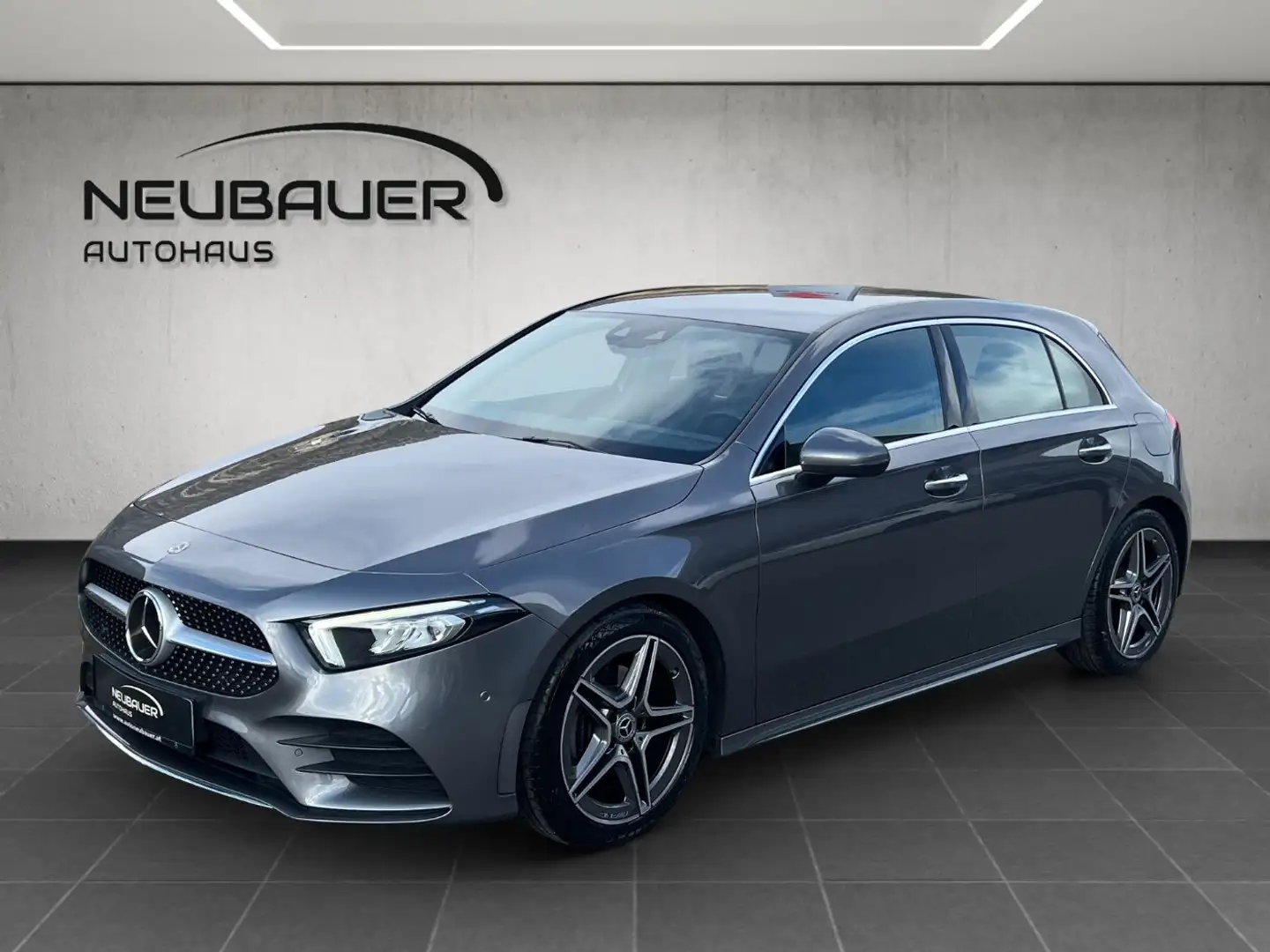 Mercedes-Benz A 200 AMG Line Distr PTS Shz LED Ambi FAP AMG Grau - 2