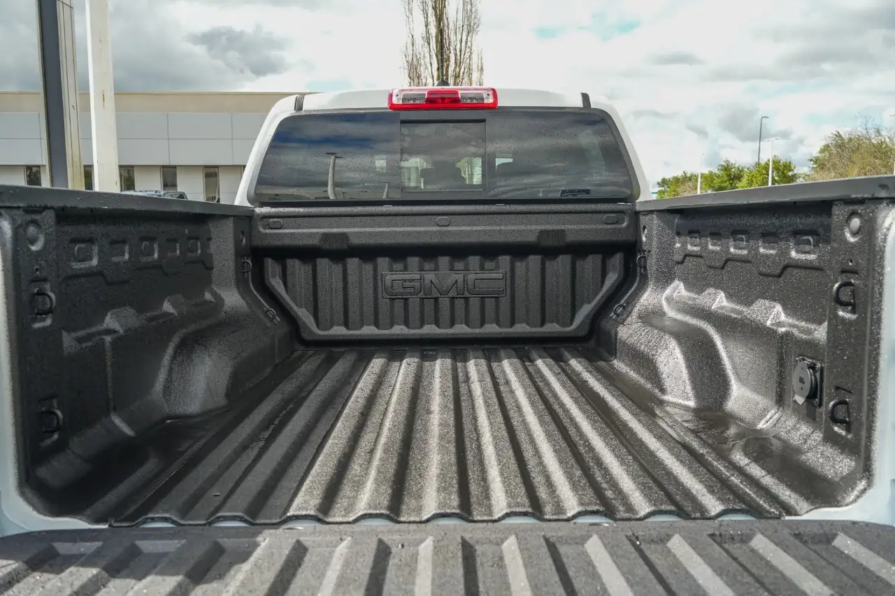 GMC Canyon photo GMC Canyon