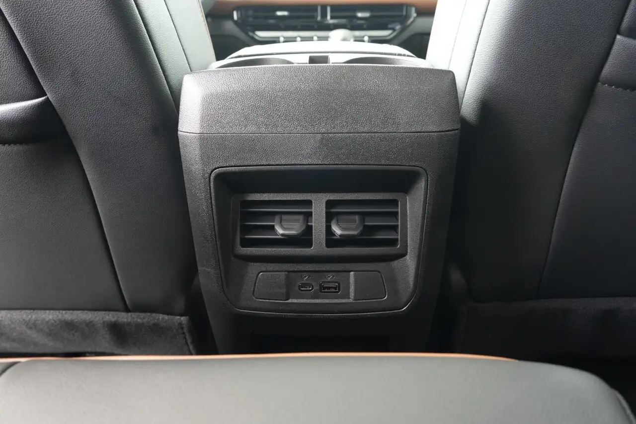 GMC Canyon photo GMC Canyon