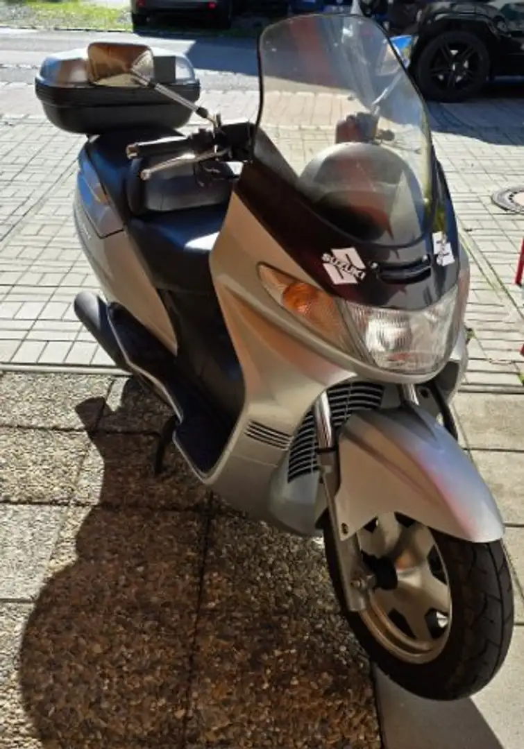 Suzuki Burgman 250 AN250 Silber - 2