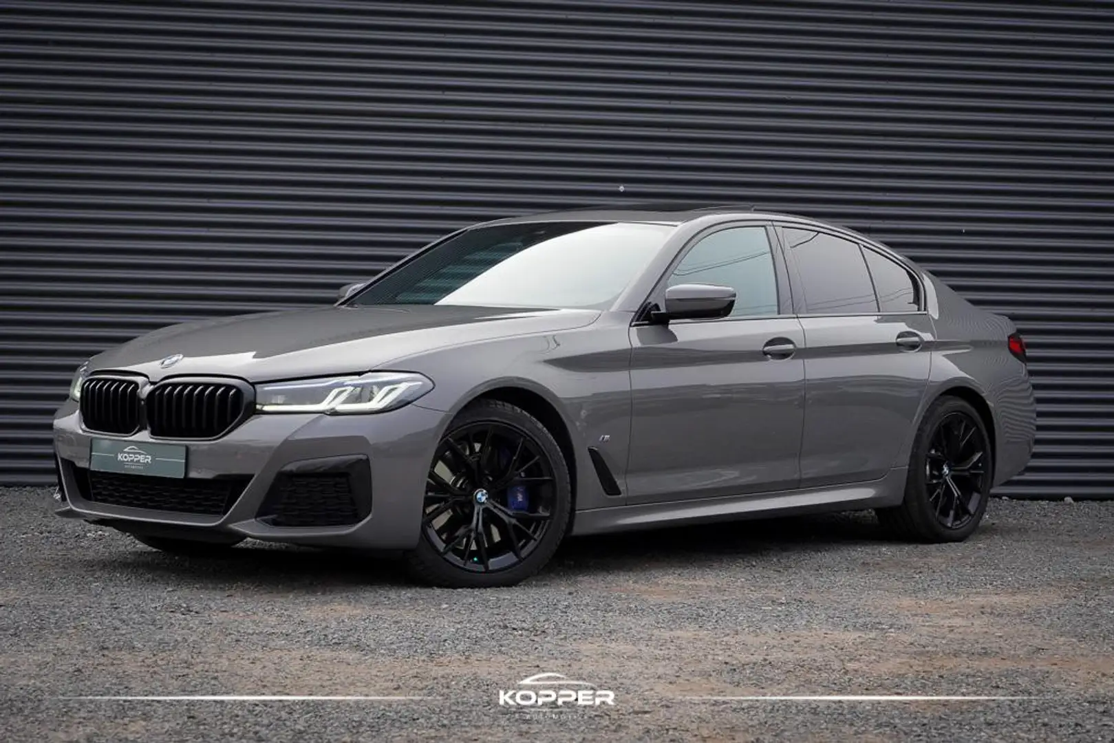 BMW 540 5-serie 540d xDrive High Exe / M-Sport / NL Auto / Grijs - 1