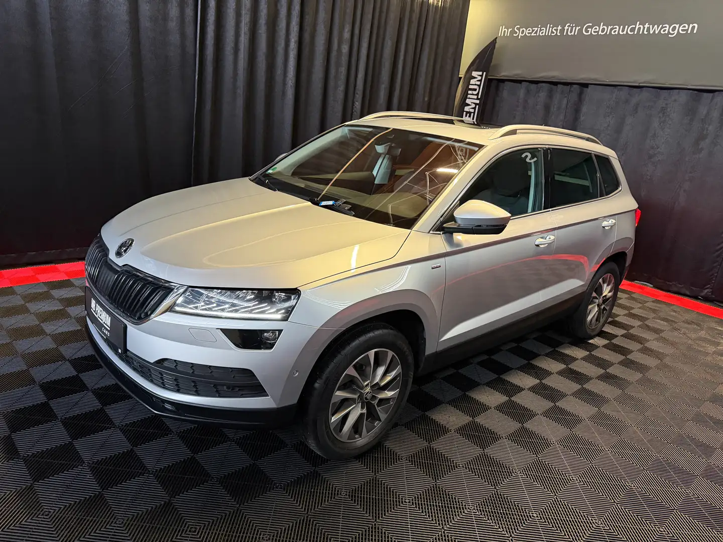Skoda Karoq Clever *4x4*PANO*AHK*KAMERA*VIRT* Gris - 2
