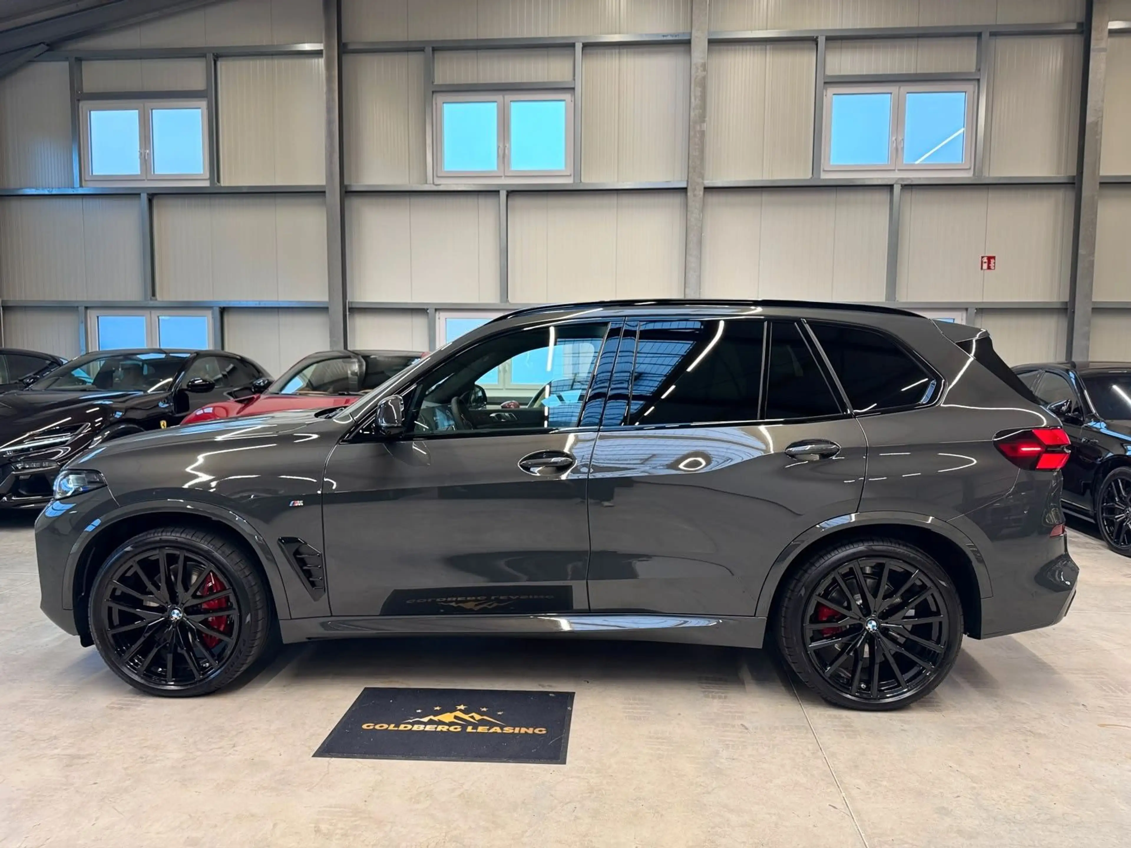 BMW X5 40d M SPORT INNOV COMFORT CARBON AIR SUSP B&W — photo 2