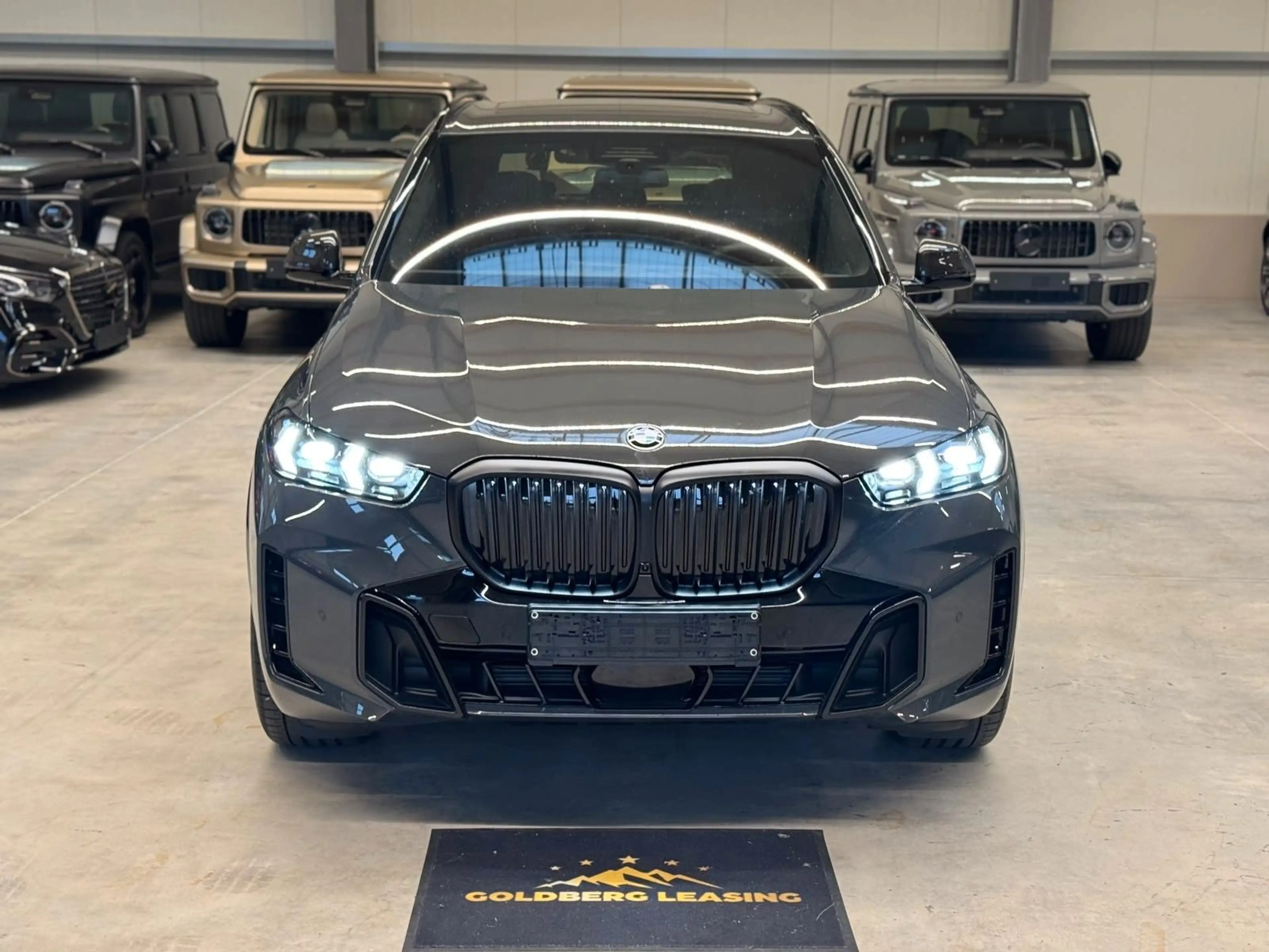 BMW X5 40d M SPORT INNOV COMFORT CARBON AIR SUSP B&W — photo 8