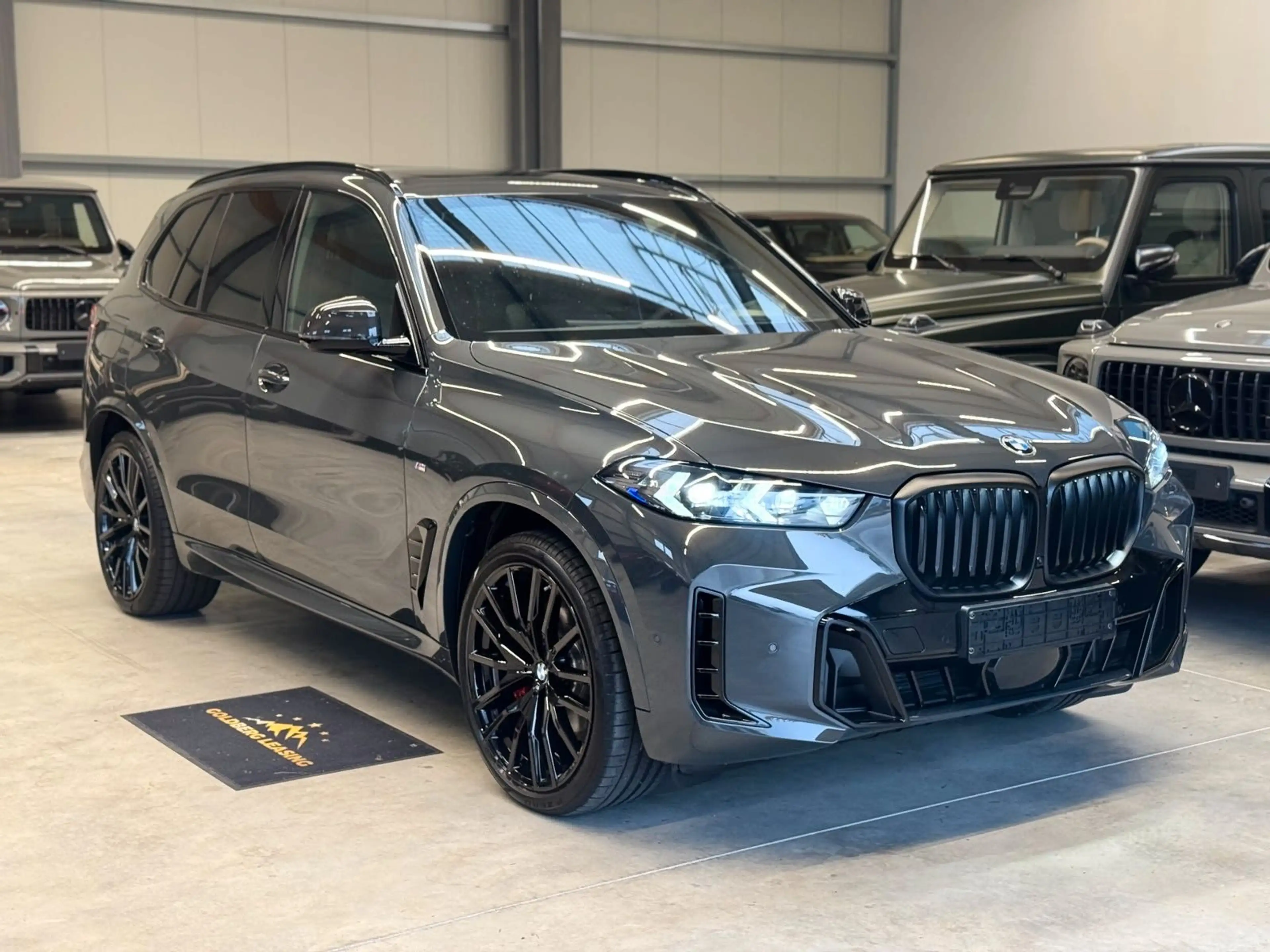 BMW X5 40d M SPORT INNOV COMFORT CARBON AIR SUSP B&W — photo 6