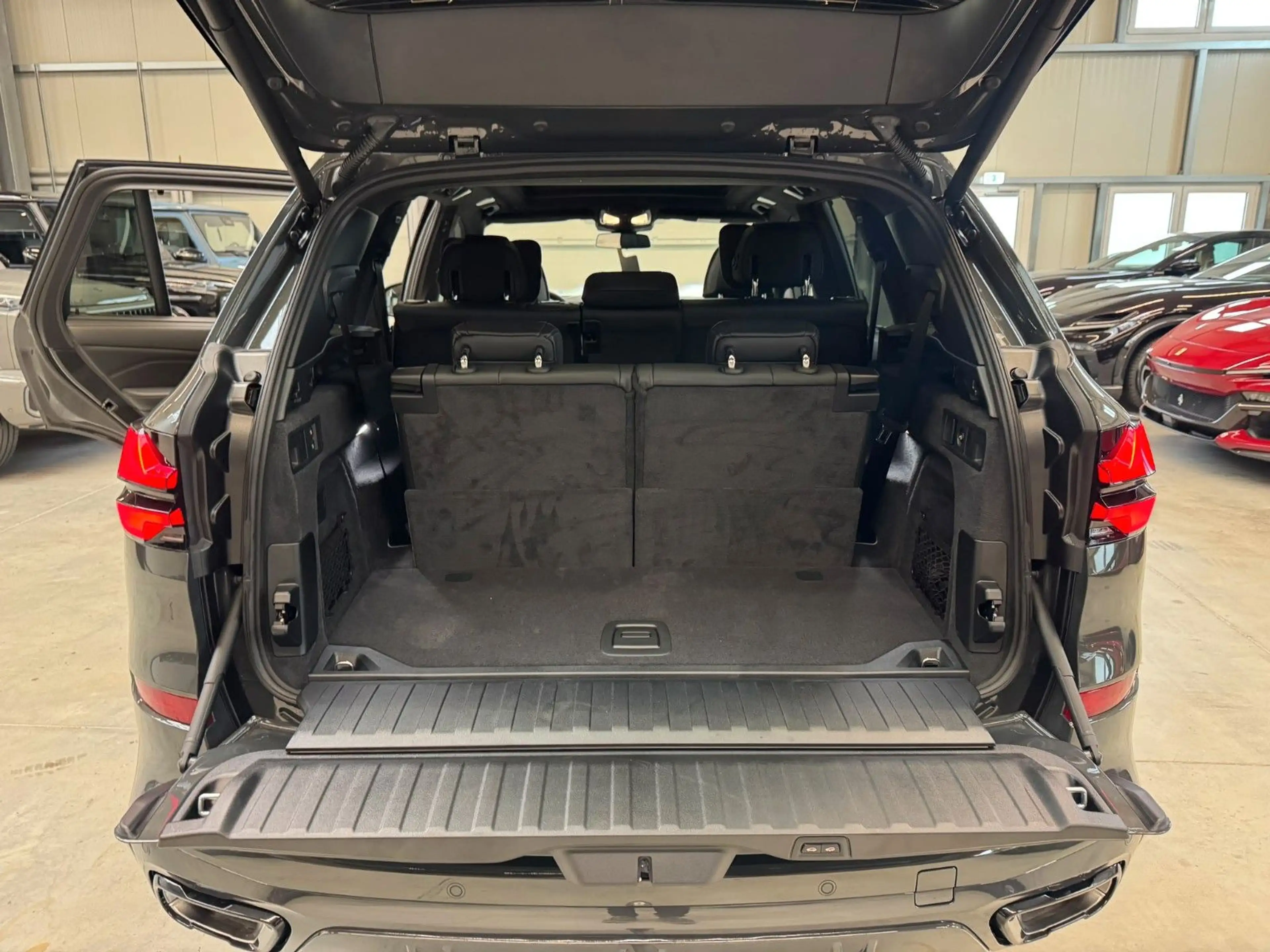 BMW X5 40d M SPORT INNOV COMFORT CARBON AIR SUSP B&W — photo 10