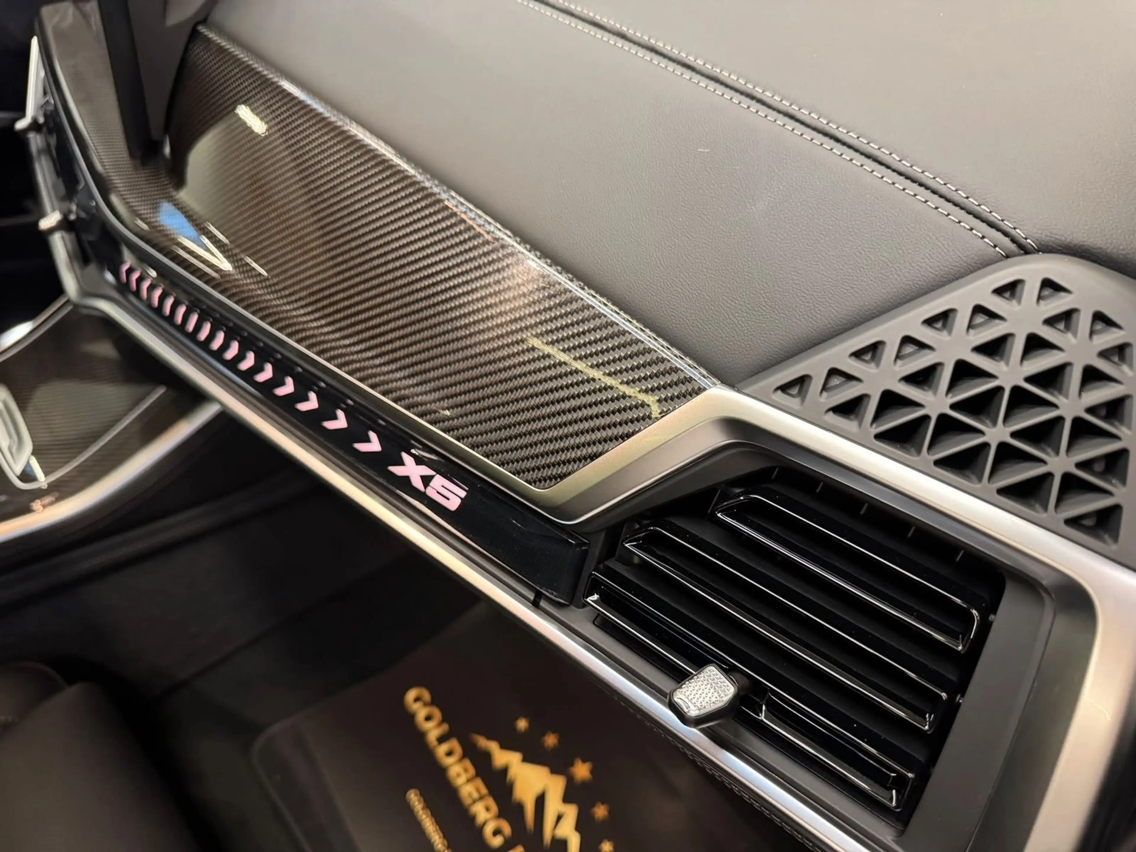 BMW X5 40d M SPORT INNOV COMFORT CARBON AIR SUSP B&W — photo 13