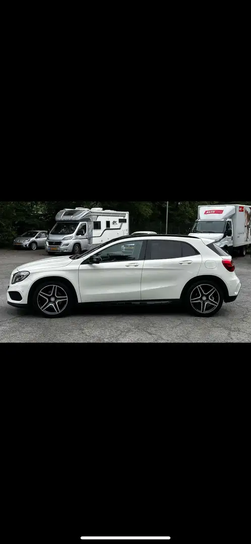 Mercedes-Benz GLA 220 CDI 4Matic 7G-DCT AMG Line - 2