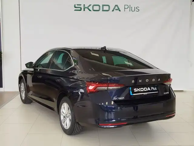 Skoda Octavia view 2