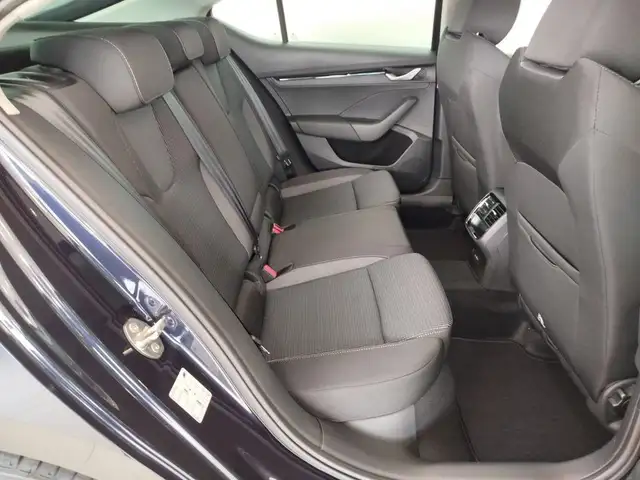 Skoda Octavia view 6