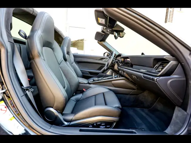 Porsche 911 view 14