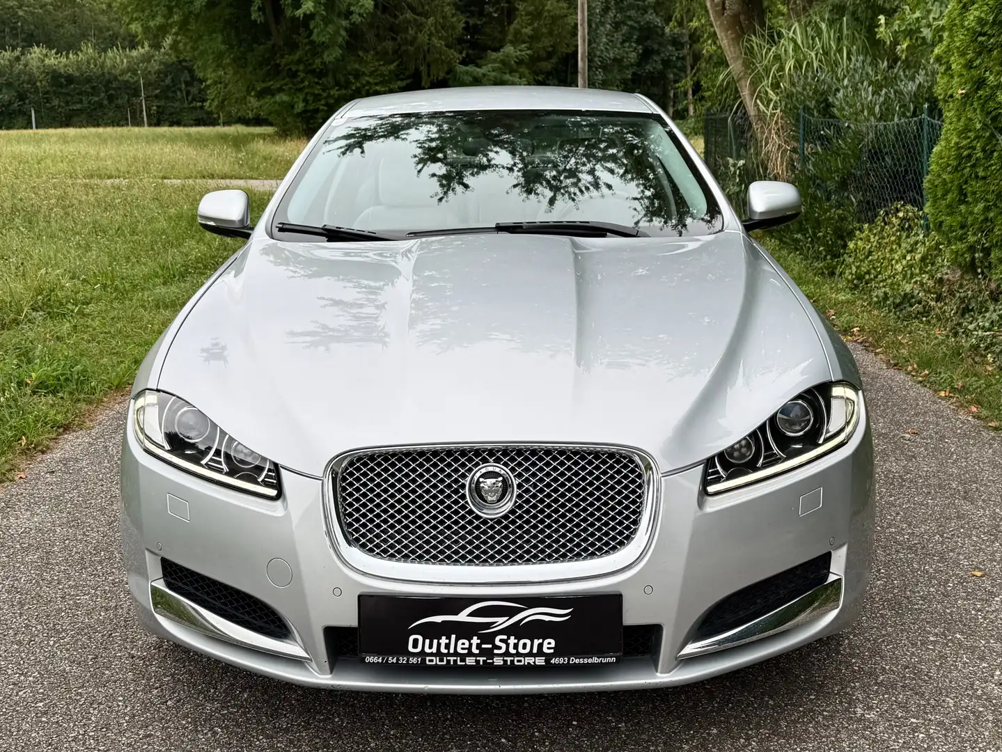 Jaguar XF 2.2 Aut*1.Besitz*Leder*Navi*R-Kamera*Nur 94.000KM* Silber - 2
