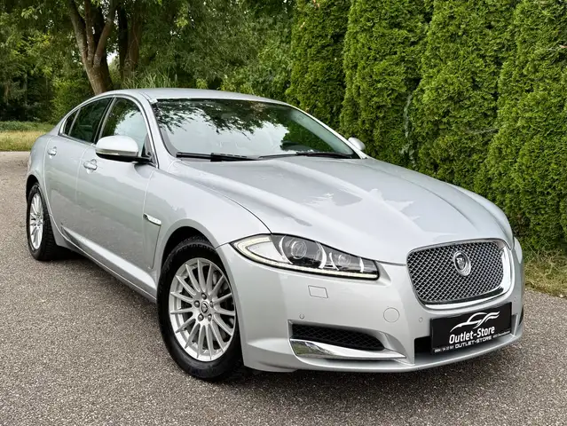 Jaguar XF 2.2 Aut*1.Besitz*Leder*Navi*R-Kamera*Nur 94.000KM*