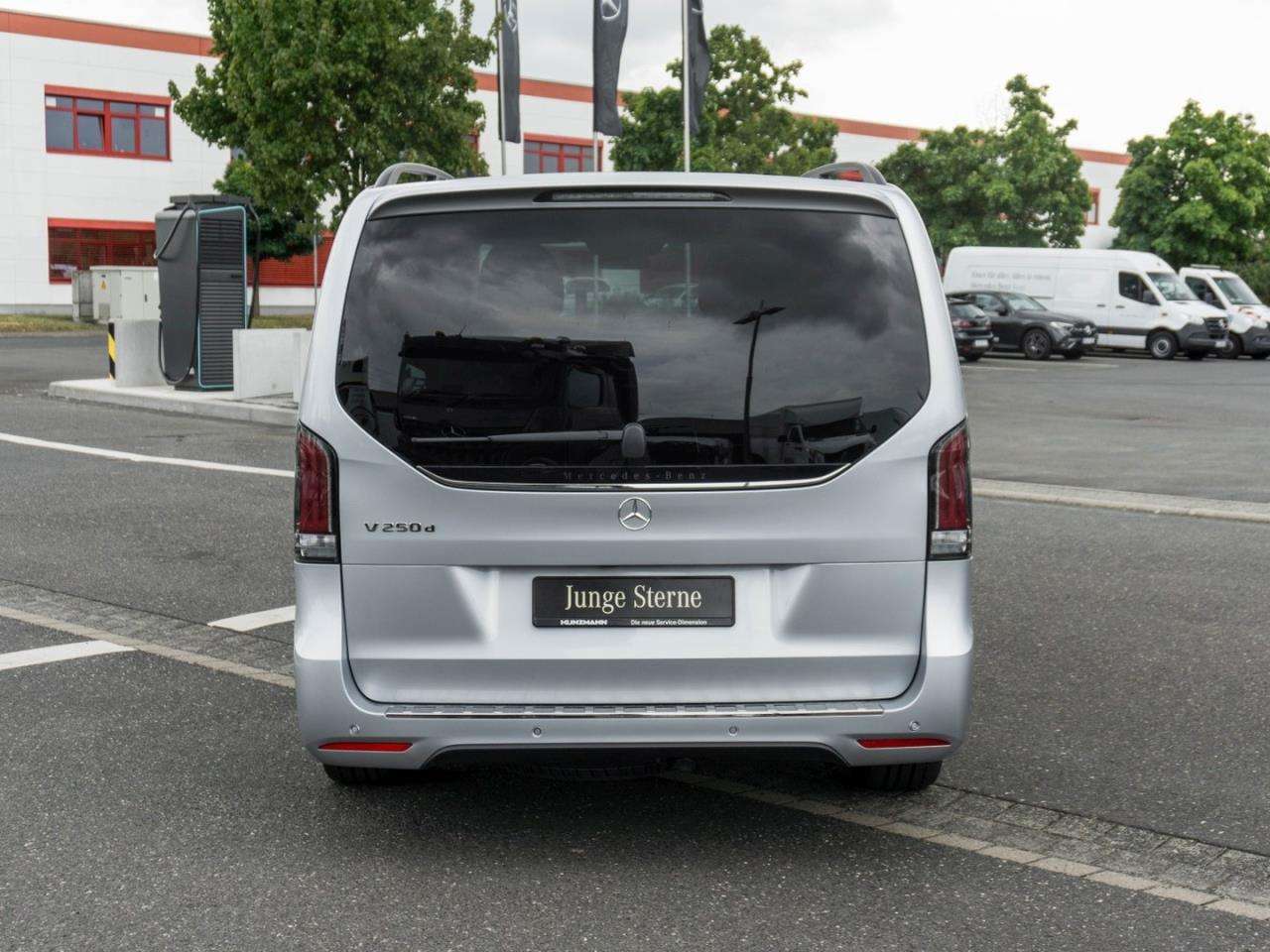 Mercedes-Benz V 250