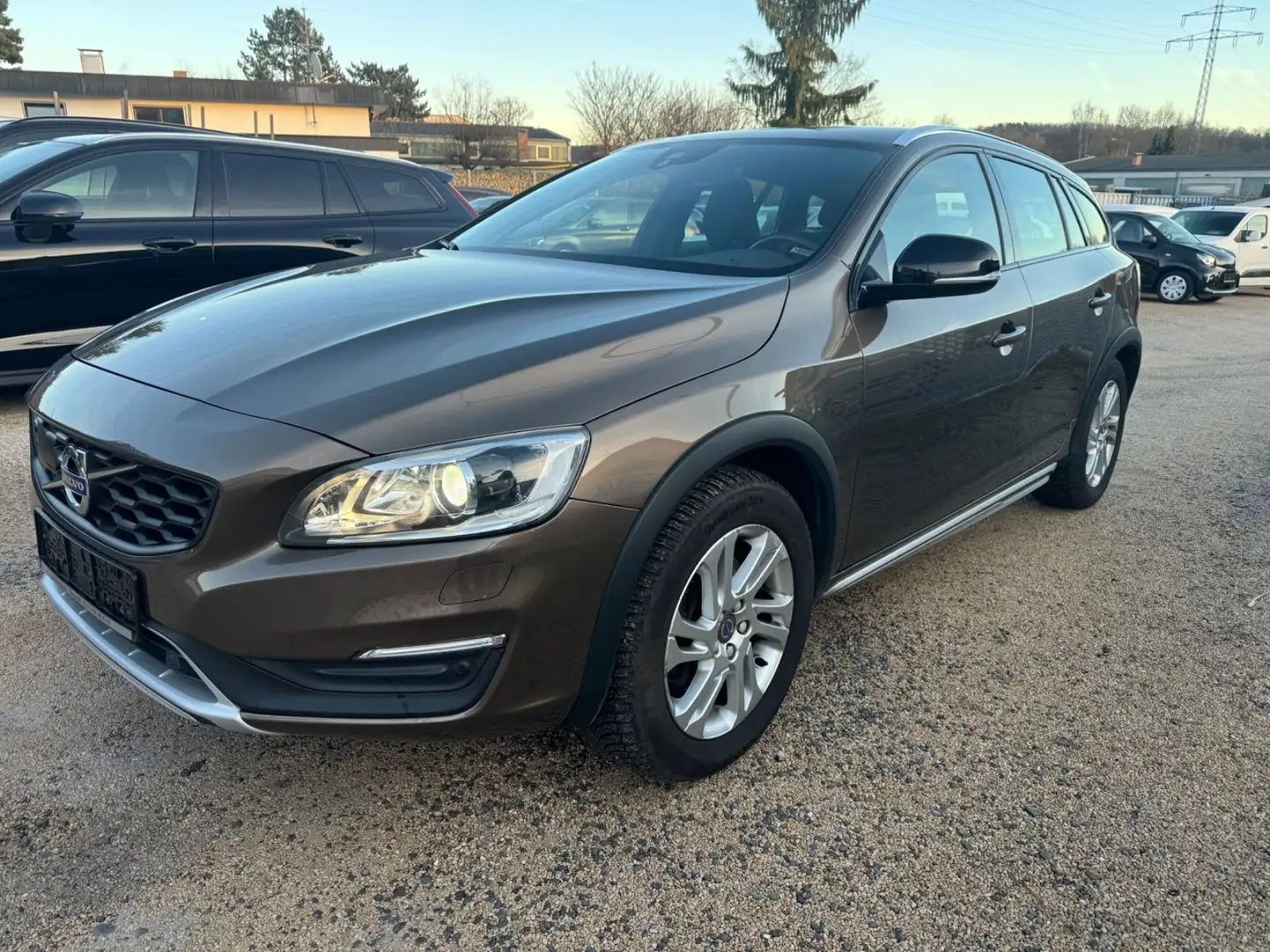 Volvo V60 CC Momentum AWD, Autom.sehr gepflegt - 1