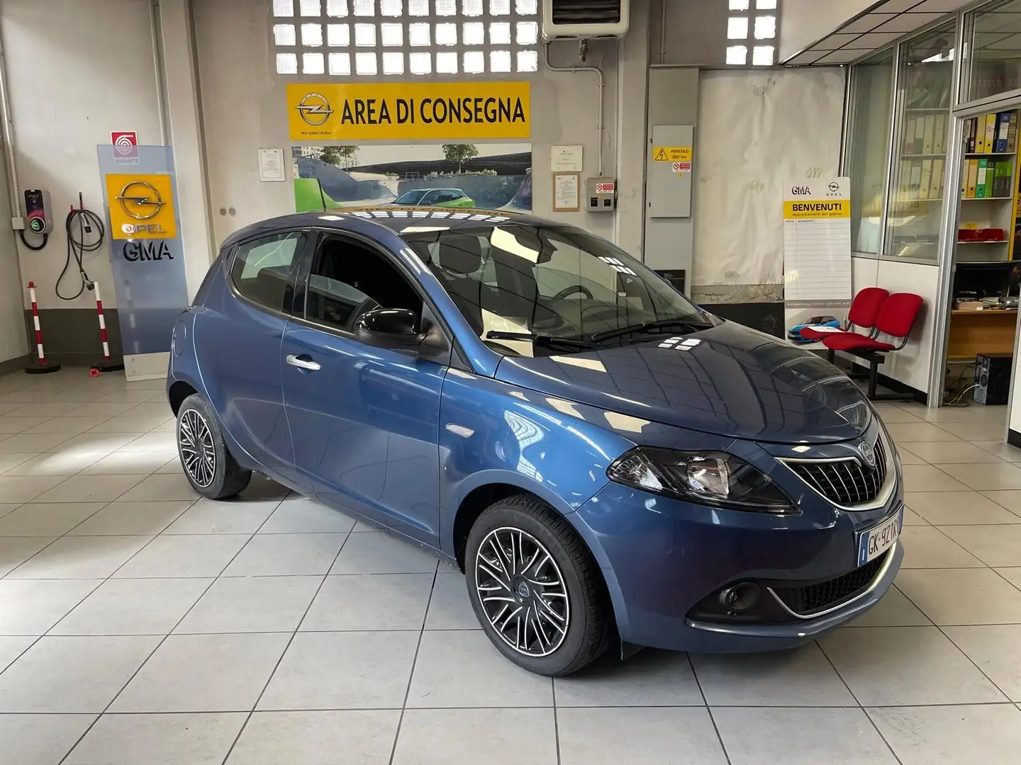 Lancia Ypsilon 1.0 FireFly 5 porte S&S Hybrid Gold Blu/Azzurro - 1