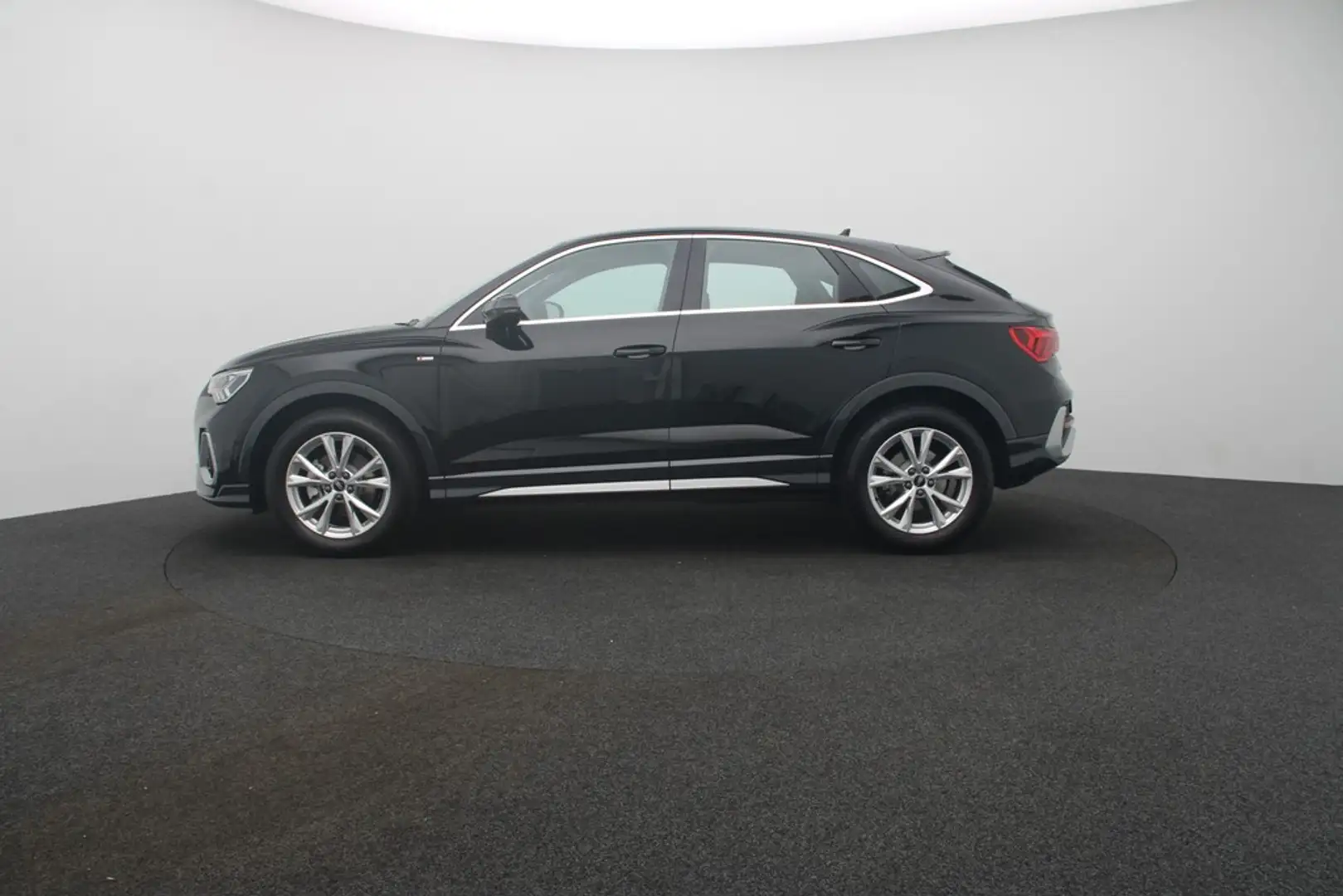 Audi Q3 Sportback 35 TDI S line LED Navi Pano Noir - 2