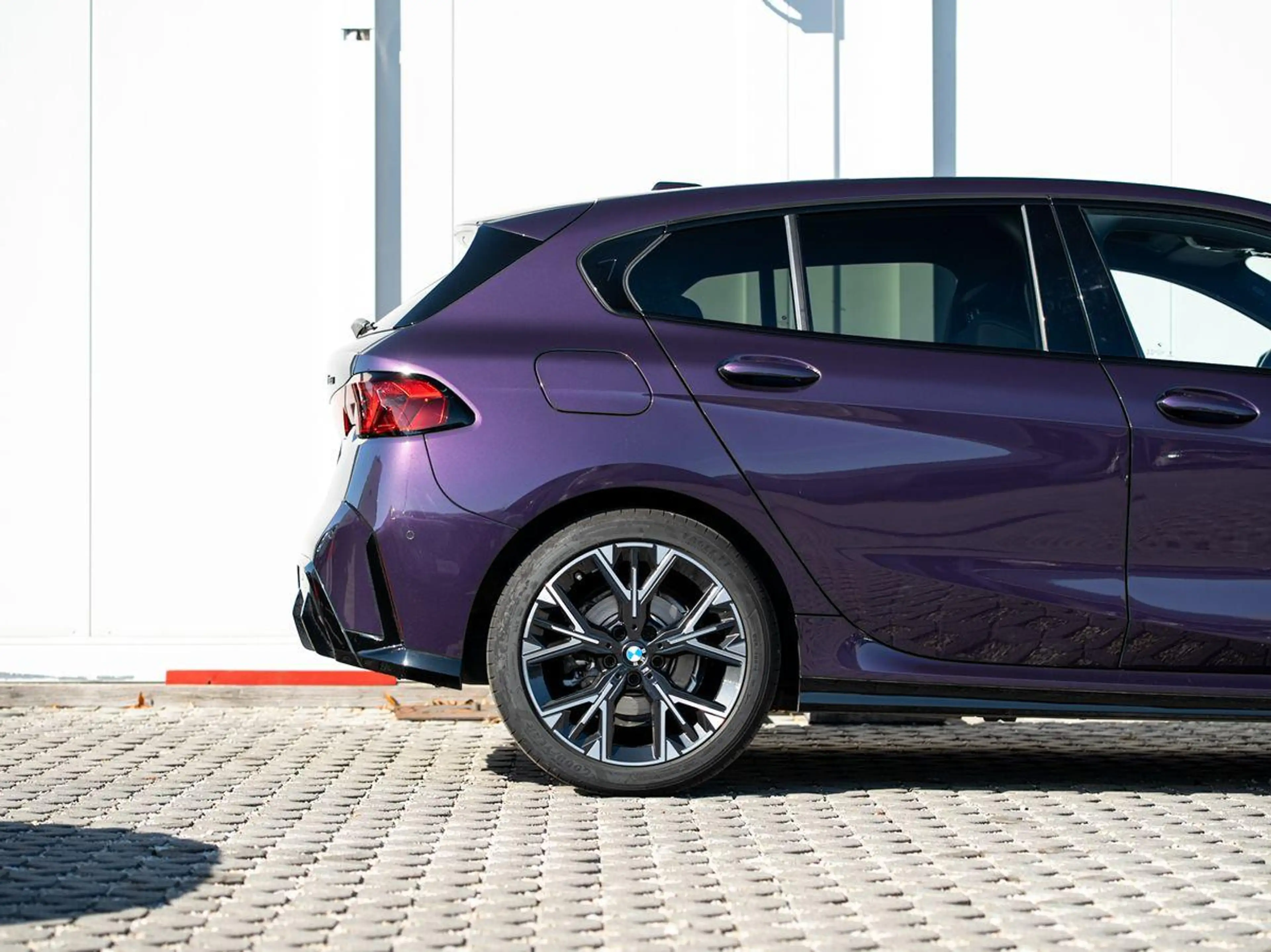 BMW 118 d M-Sport PANO KoZg aLED DrAssPlus Wireless — photo 6