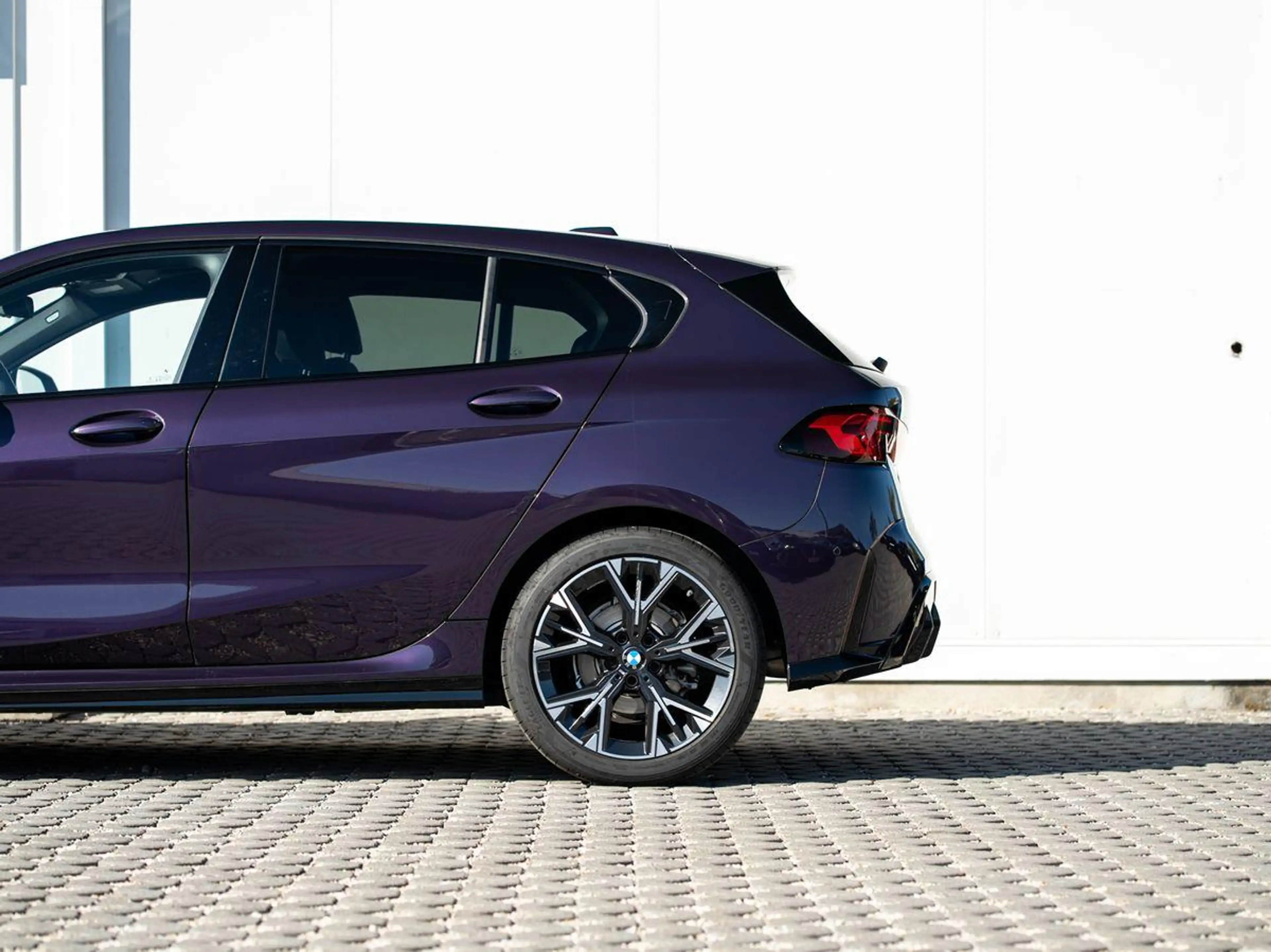 BMW 118 d M-Sport PANO KoZg aLED DrAssPlus Wireless — photo 10