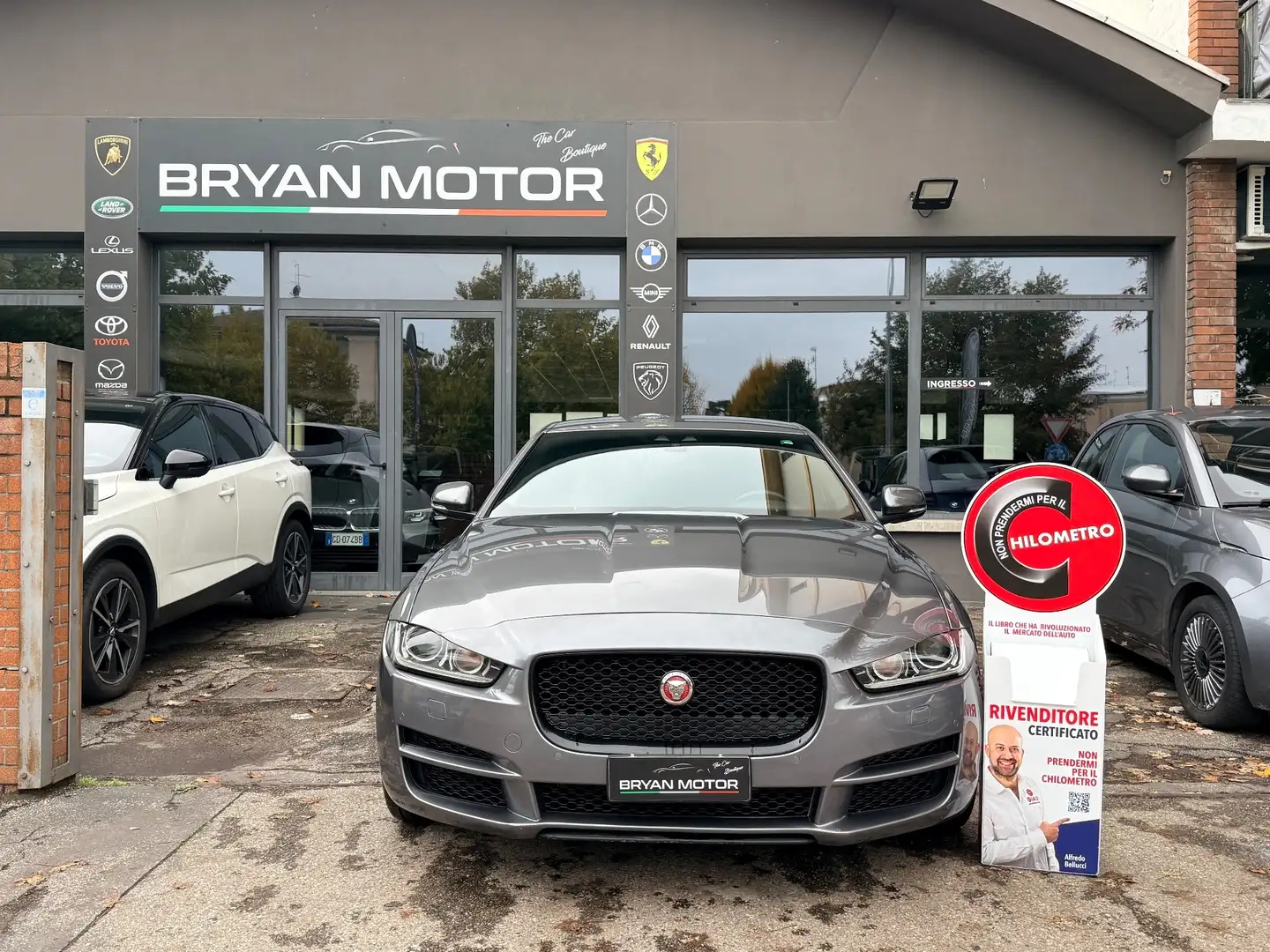 Jaguar XE XE 2.0 D 180 CV AWD aut. Prestige Gris - 2