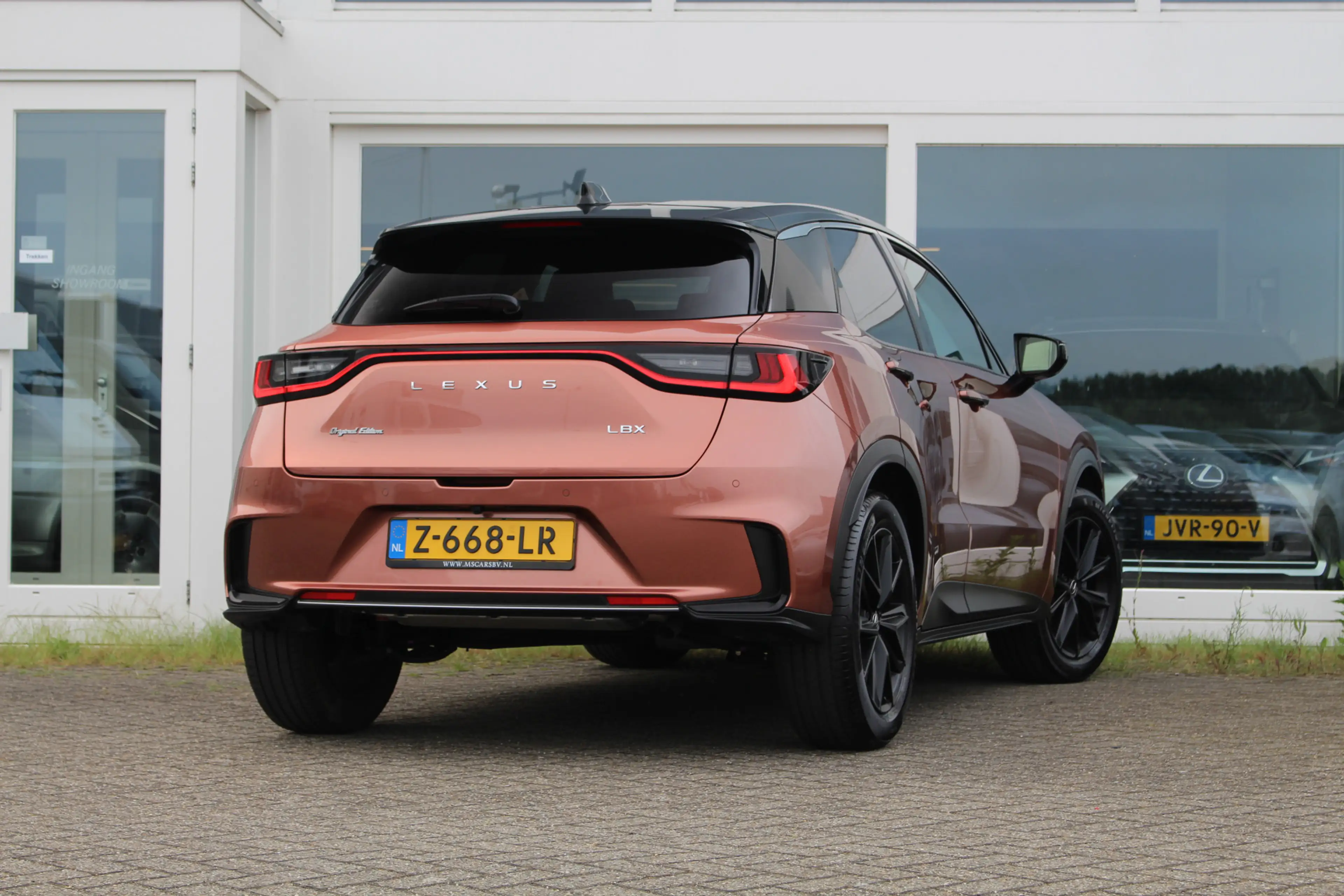 Lexus LBX Original Edition 2WD Hybrid I NL-auto! I Uniek I T — photo 2