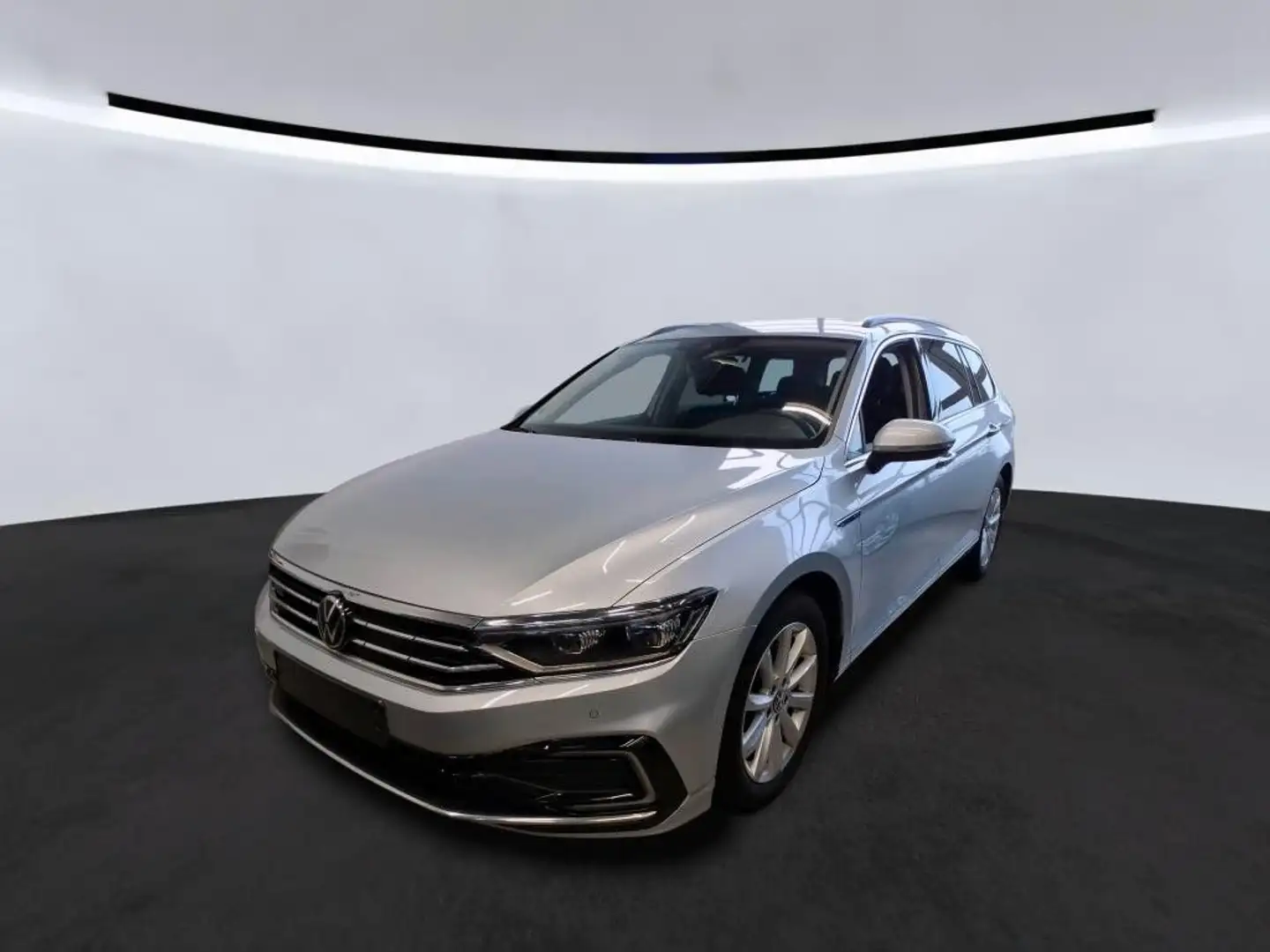 Volkswagen Passat Variant Passat Vari/GTE/eHybrid/Nav/Xen/IQ Mat/Kam/Virtu Plateado - 1