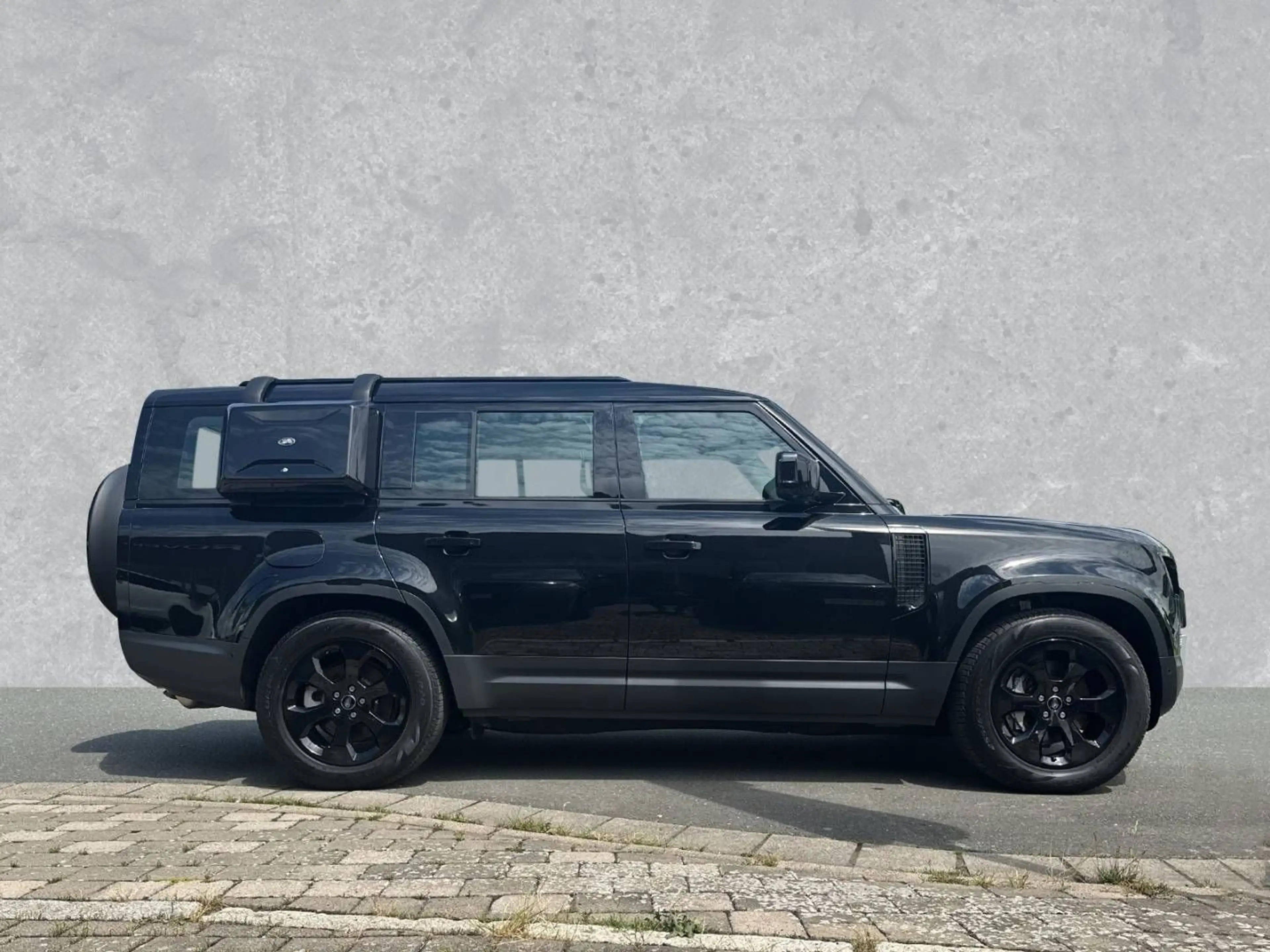Land Rover Defender 130 P400 SE — photo 6