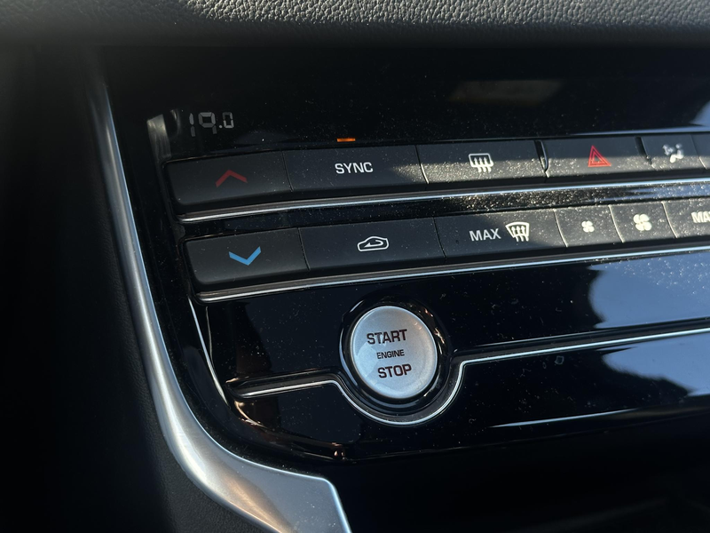 Jaguar XF Sportbrake 2.0d Chequered Flag R Sport Panoramadak — photo 29
