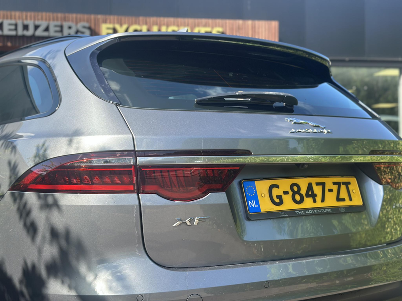 Jaguar XF Sportbrake 2.0d Chequered Flag R Sport Panoramadak — photo 7