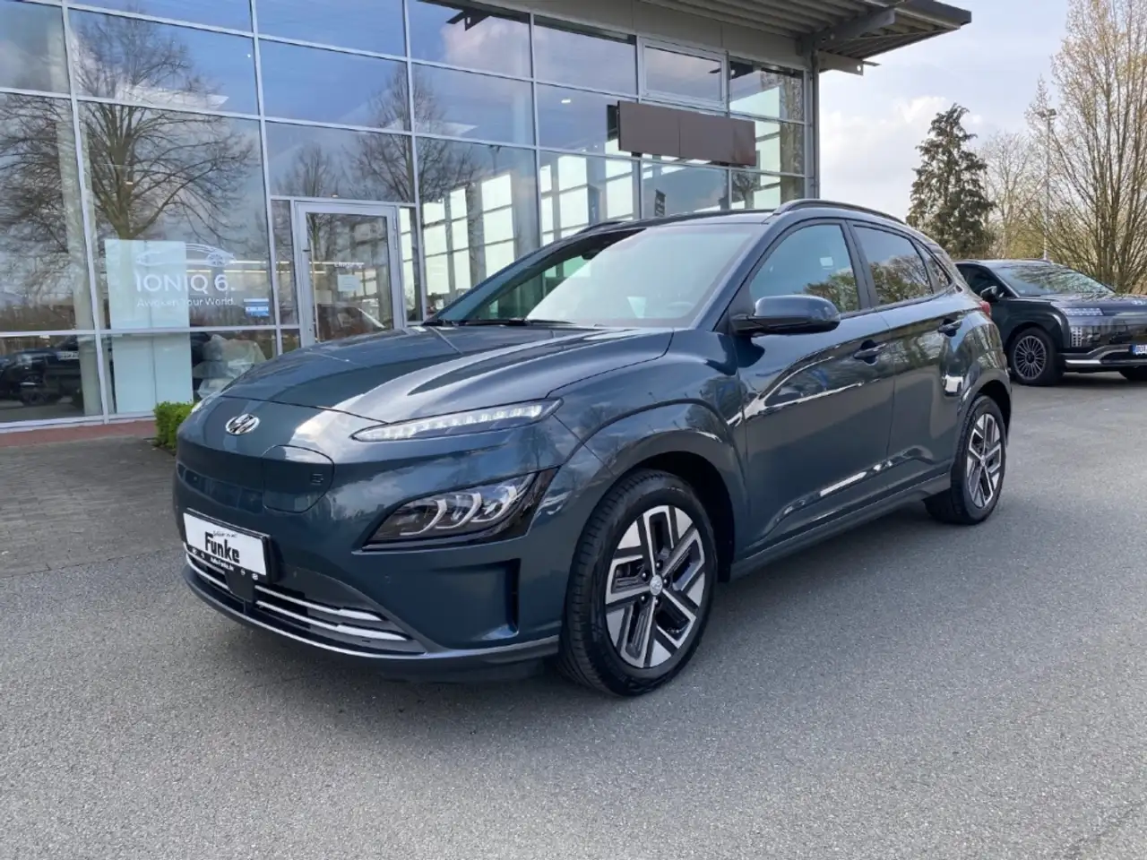 Hyundai KONA Prime 64KW Leder 2WD HUD Navi Leder Soundsystem Kl — миниатюра 1