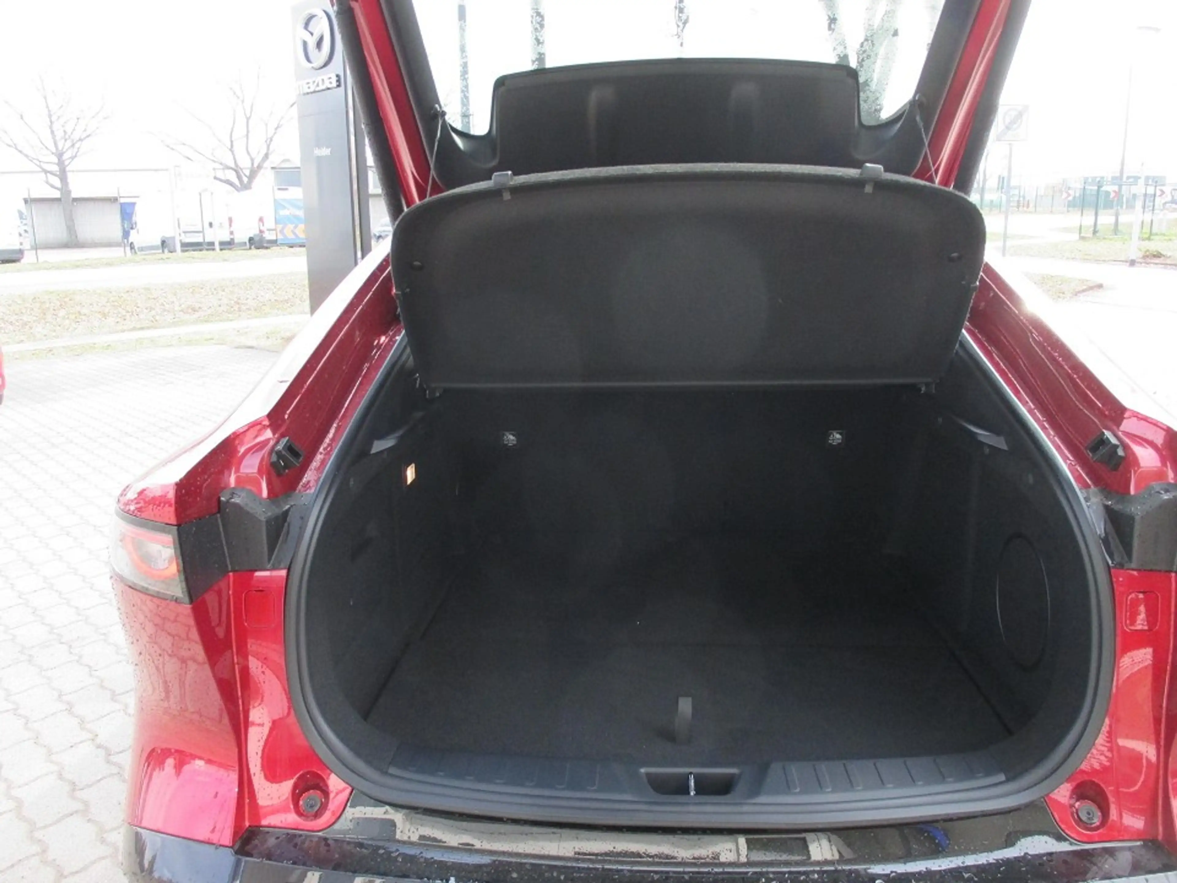 Mazda 6e 5HB EV 258 1AT RWD Takumi Plus — photo 7