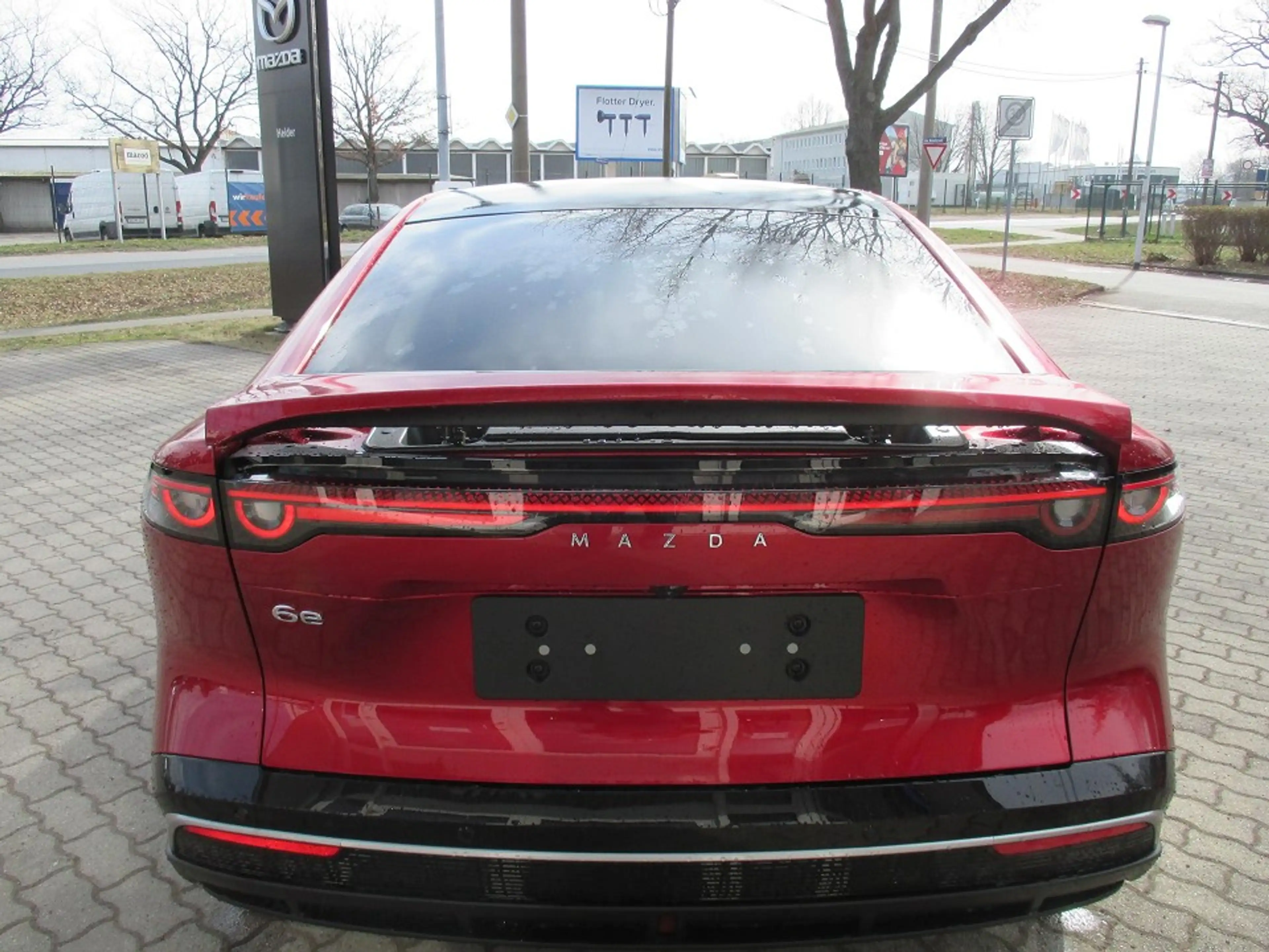 Mazda 6e 5HB EV 258 1AT RWD Takumi Plus — photo 6