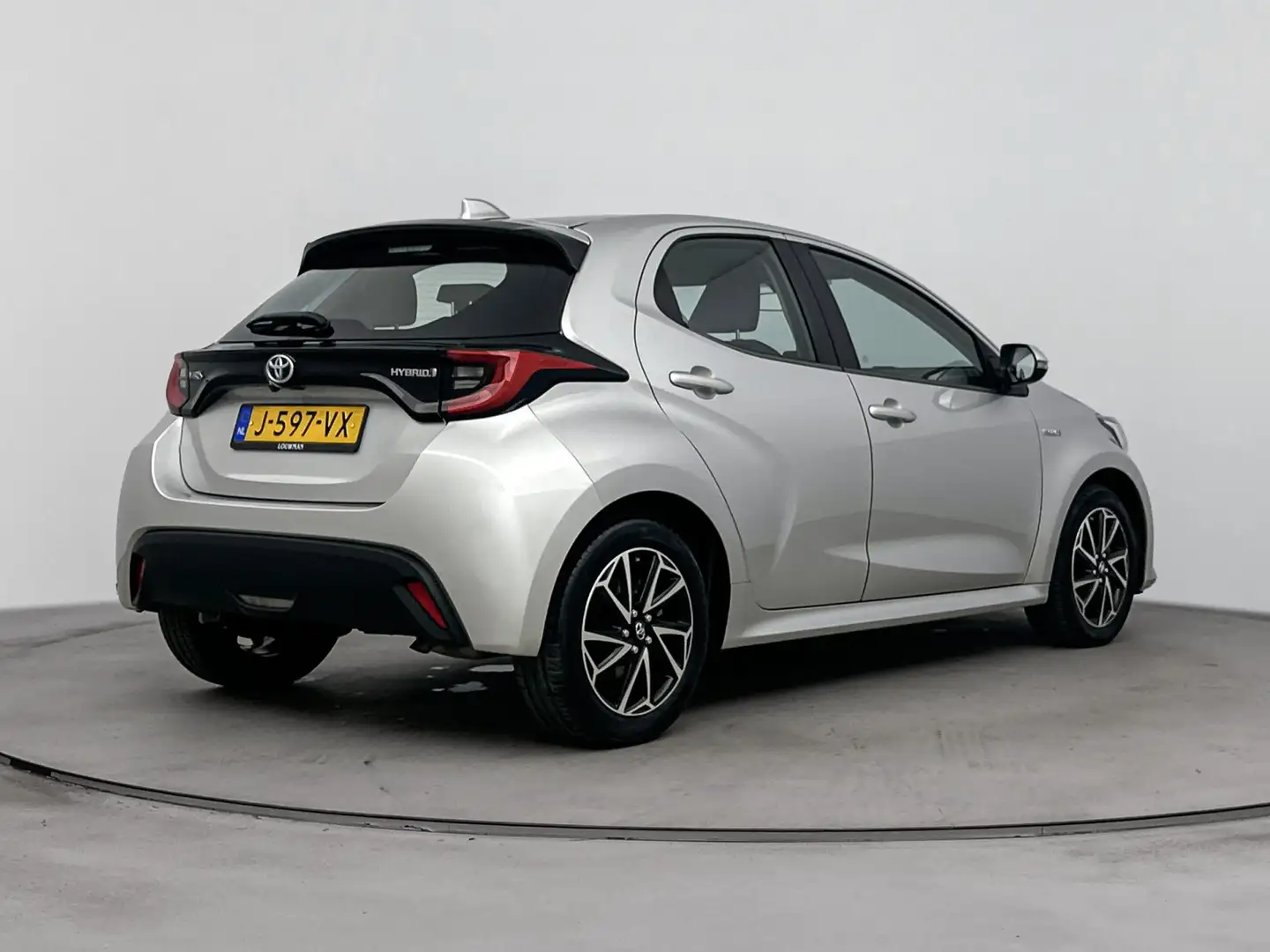 Toyota Yaris 1.5 Hybrid Dynamic | Navigatie | Keyless Entry/Sta Argent - 2