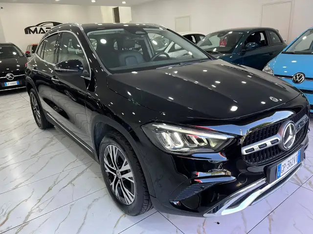 Mercedes-Benz GLA view 8