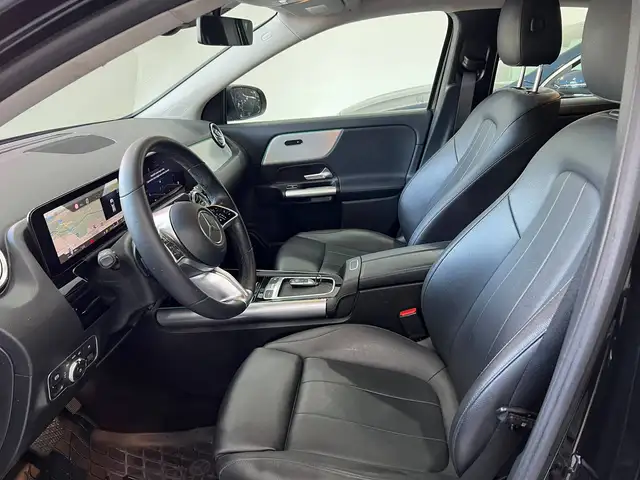 Mercedes-Benz GLA view 10