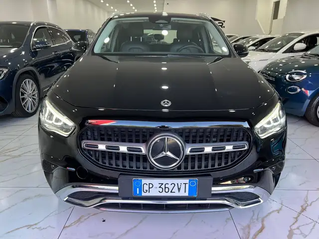 Mercedes-Benz GLA view 2