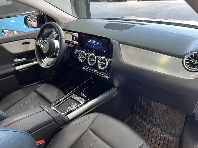 Mercedes-Benz GLA view 14