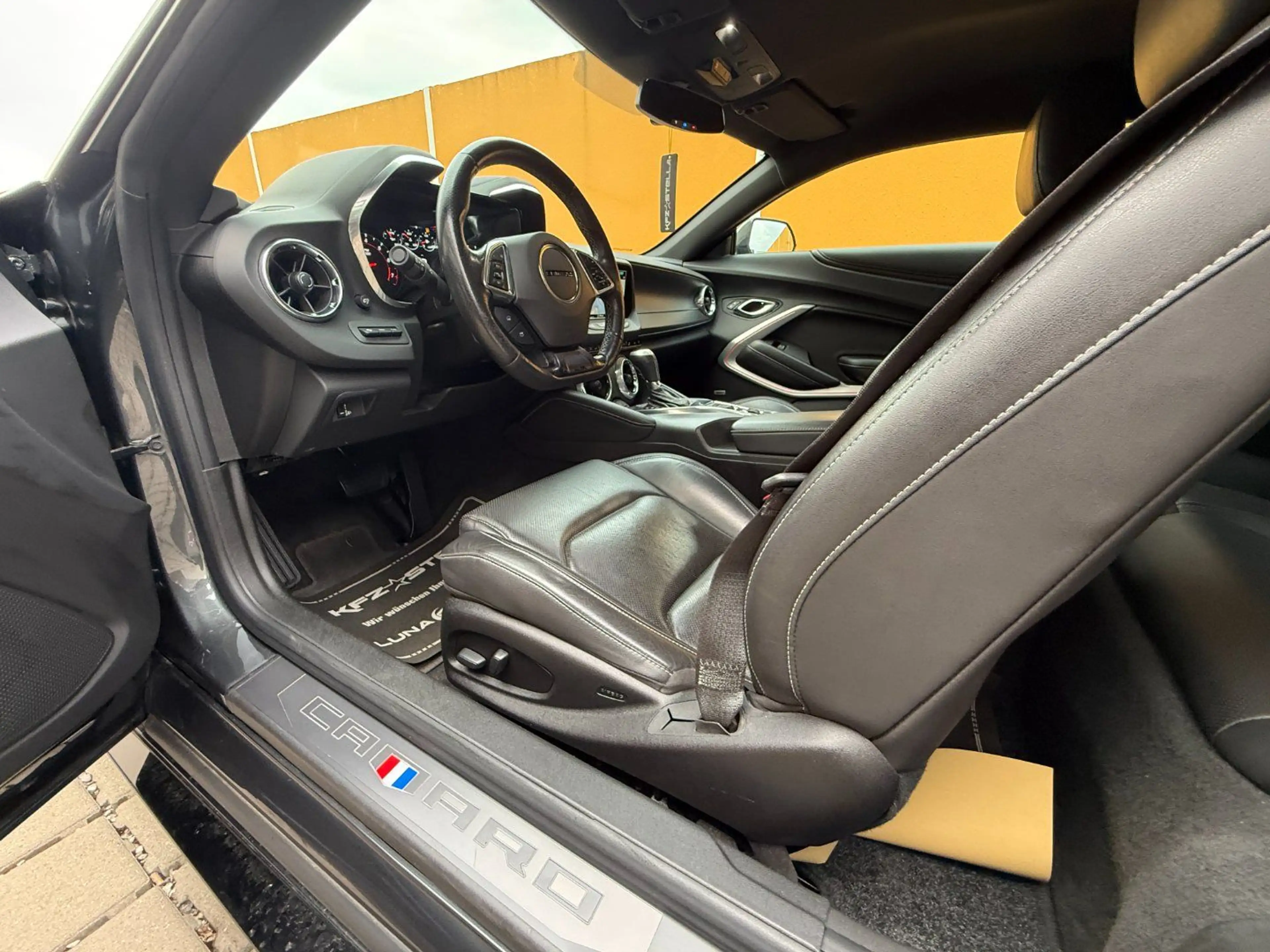 Chevrolet Camaro 6.2 V8 — photo 15